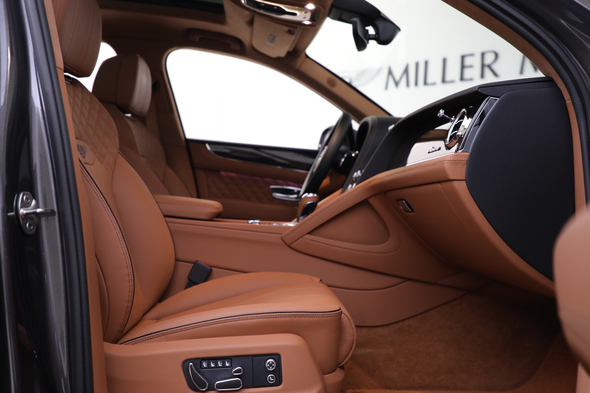 New-2023-Bentley-Bentayga-Azure-Hybrid