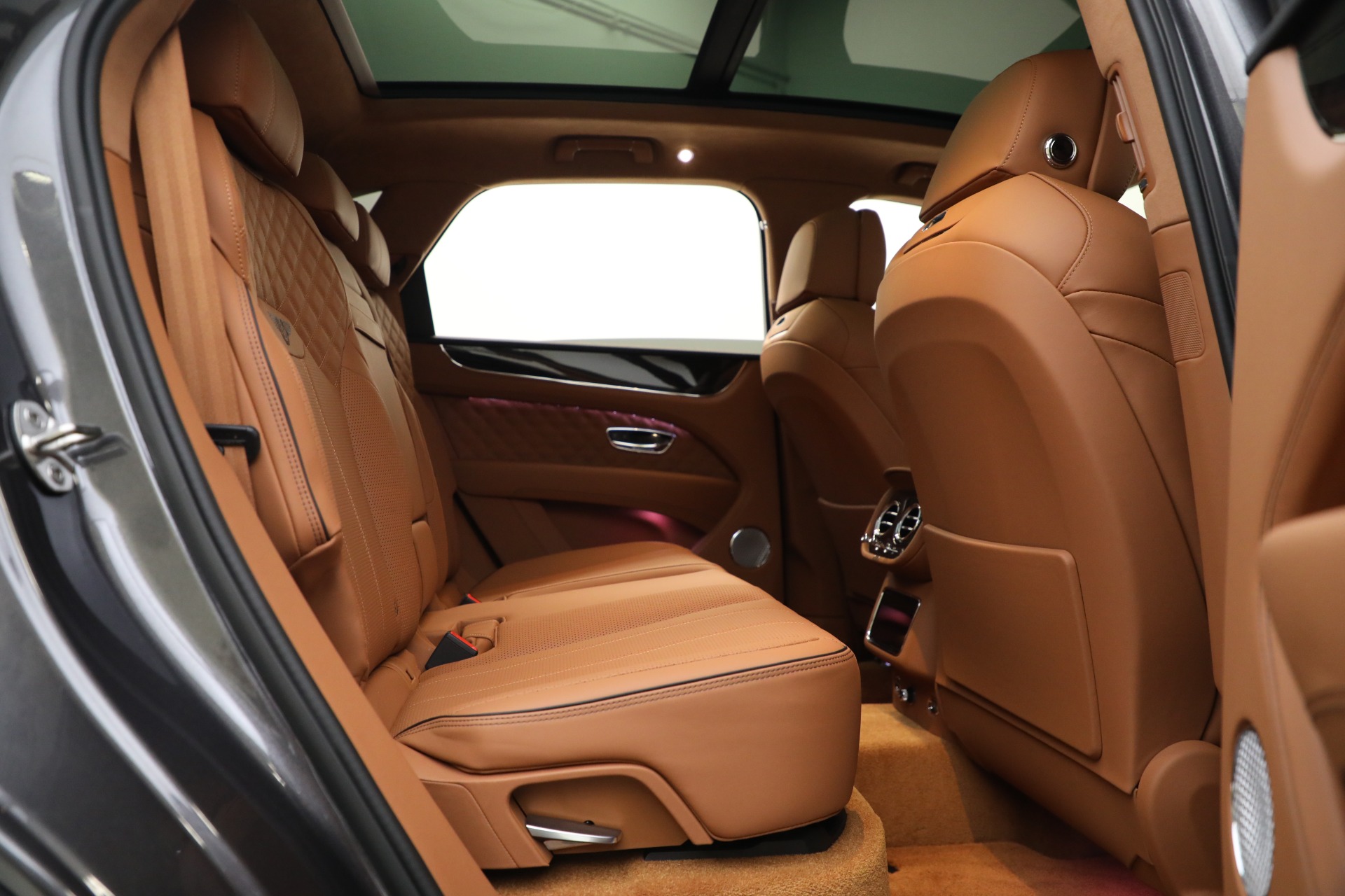 New-2023-Bentley-Bentayga-Azure-Hybrid