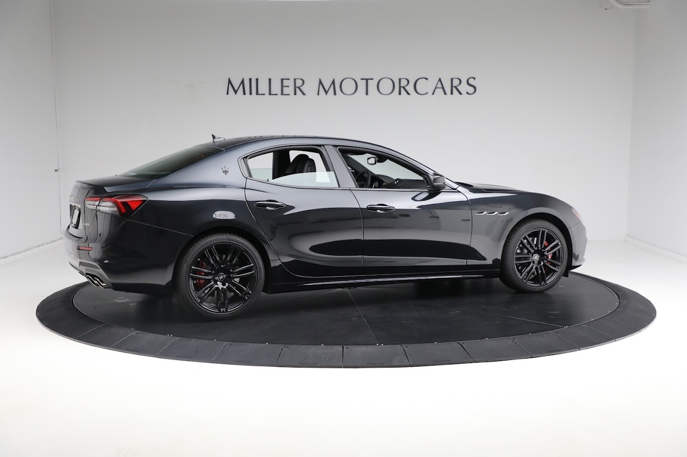 New-2024-Maserati-Ghibli-Modena-Ultima-Q4