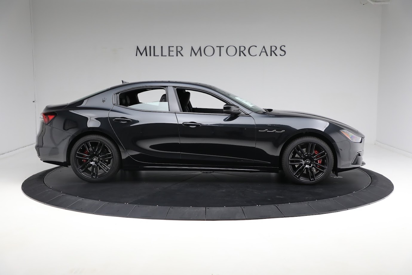 New-2024-Maserati-Ghibli-Modena-Ultima-Q4