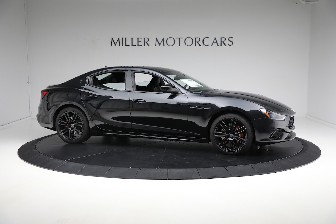 New-2024-Maserati-Ghibli-Modena-Ultima-Q4
