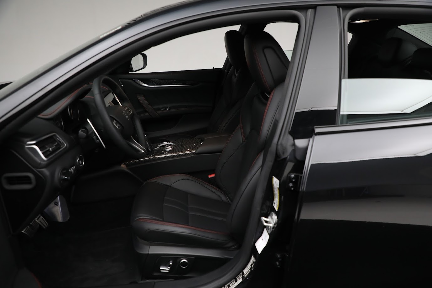 New-2024-Maserati-Ghibli-Modena-Ultima-Q4