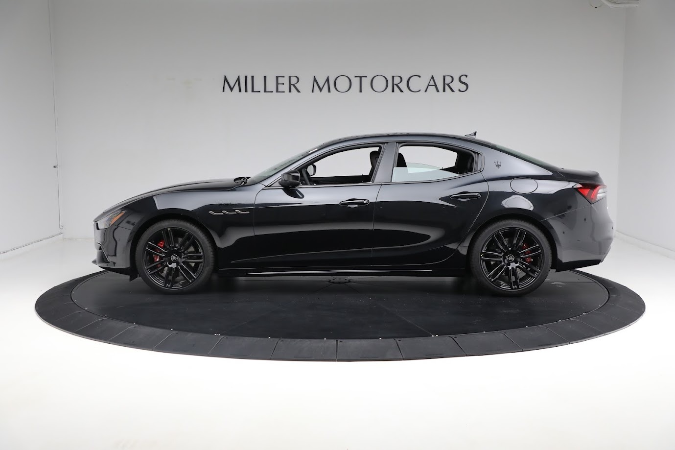 New-2024-Maserati-Ghibli-Modena-Ultima-Q4