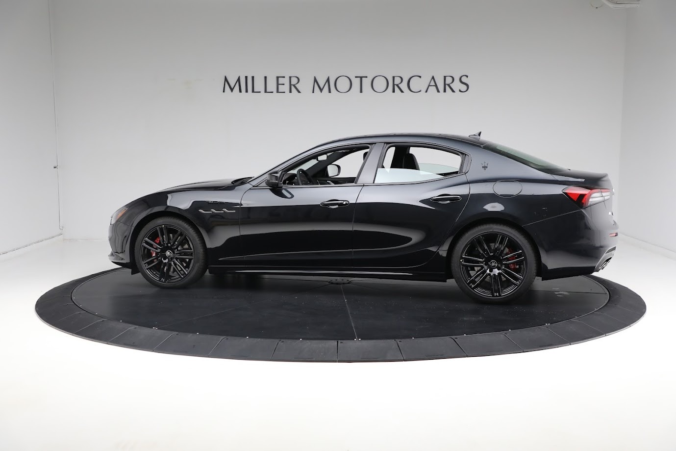 New-2024-Maserati-Ghibli-Modena-Ultima-Q4