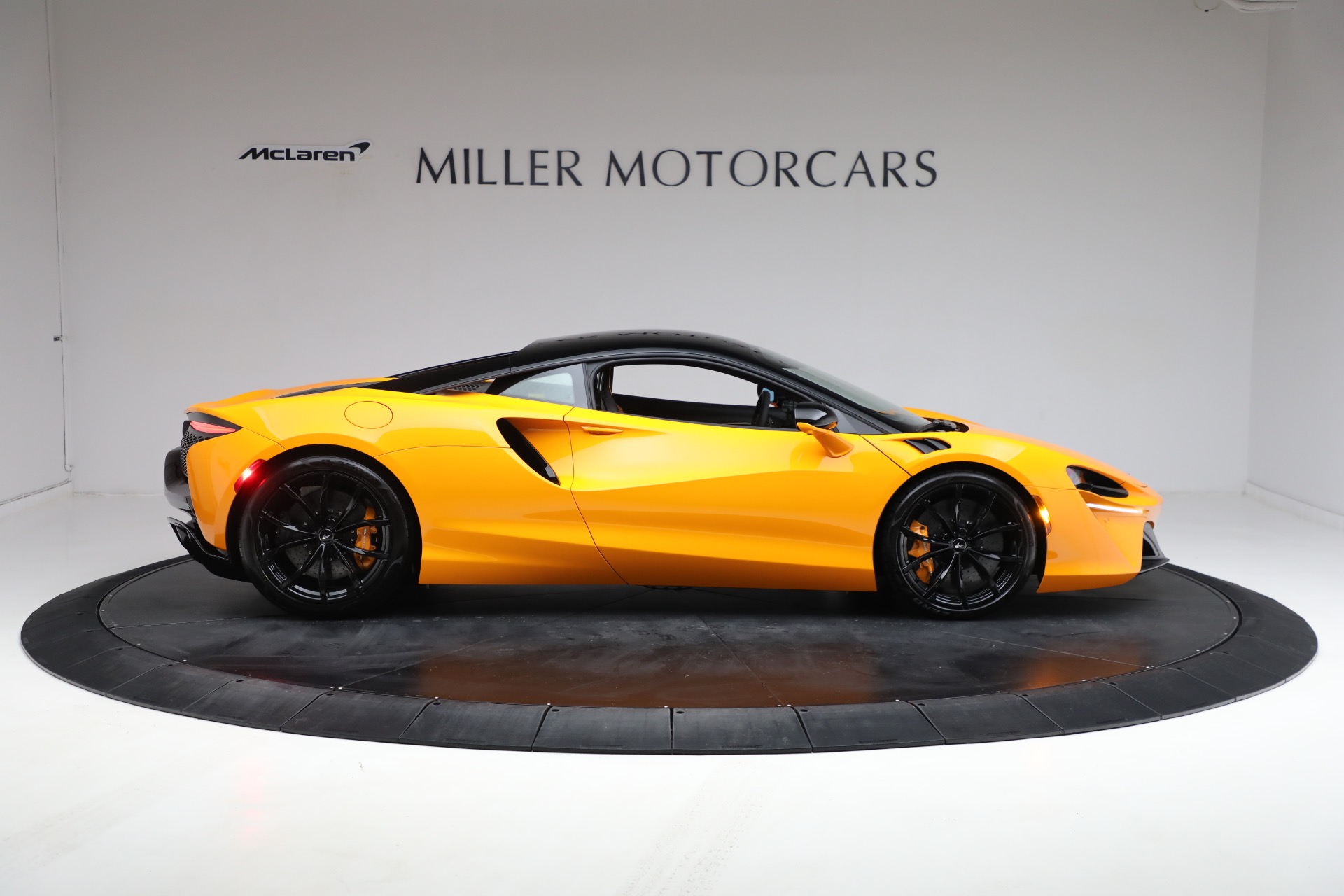 Used-2024-McLaren-Artura-Performance