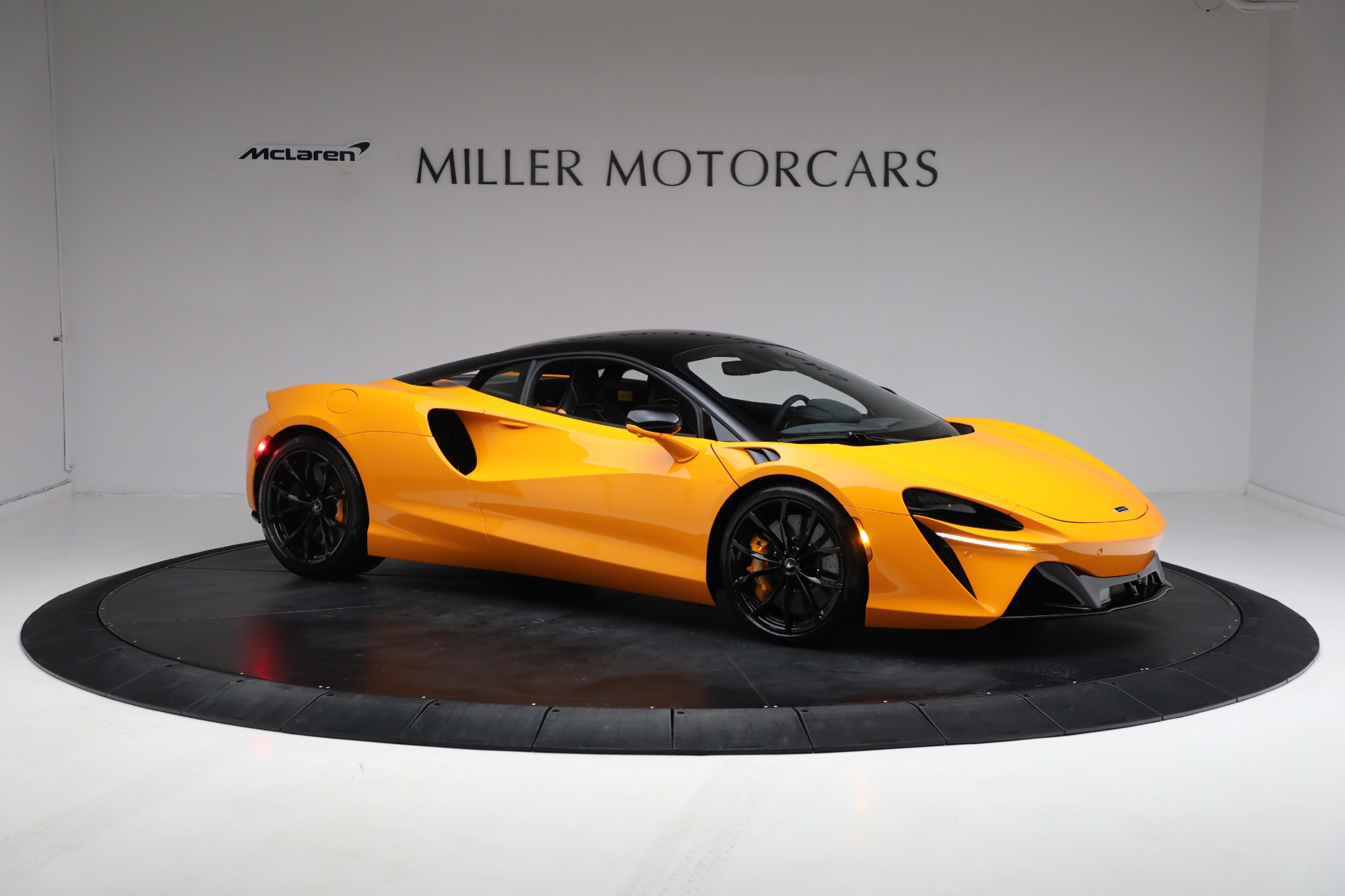 Used-2024-McLaren-Artura-Performance