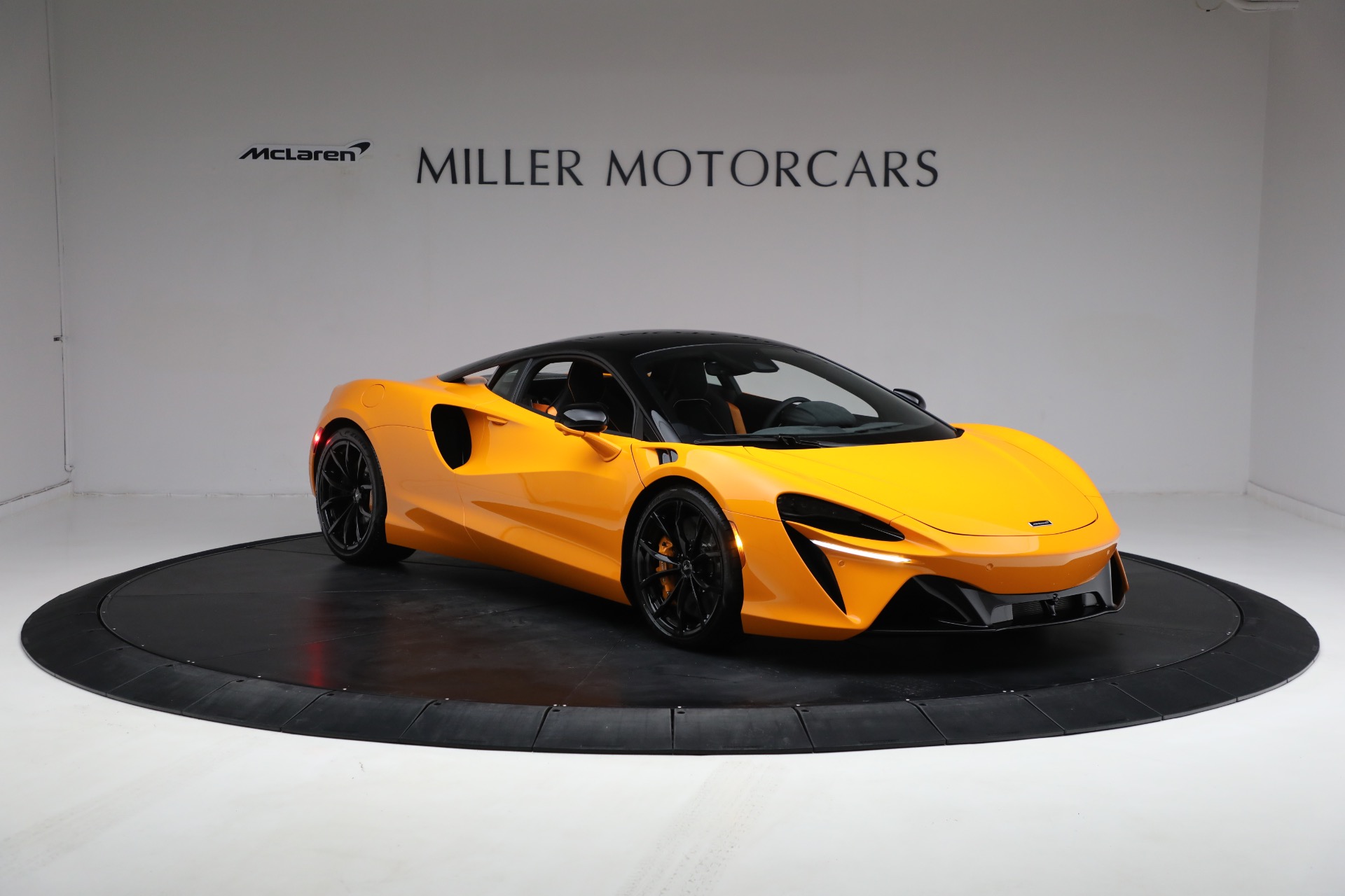 Used-2024-McLaren-Artura-Performance
