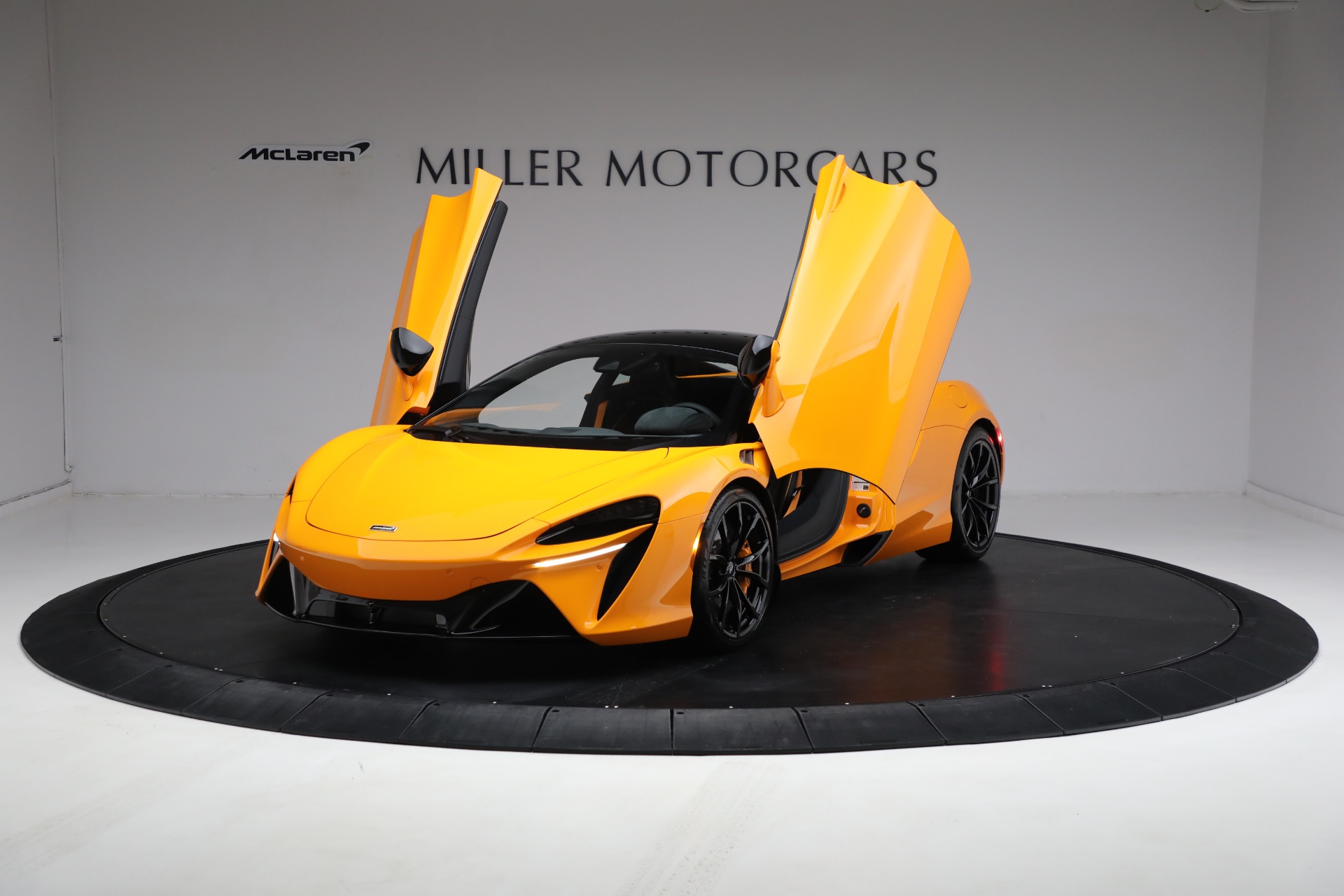 Used-2024-McLaren-Artura-Performance