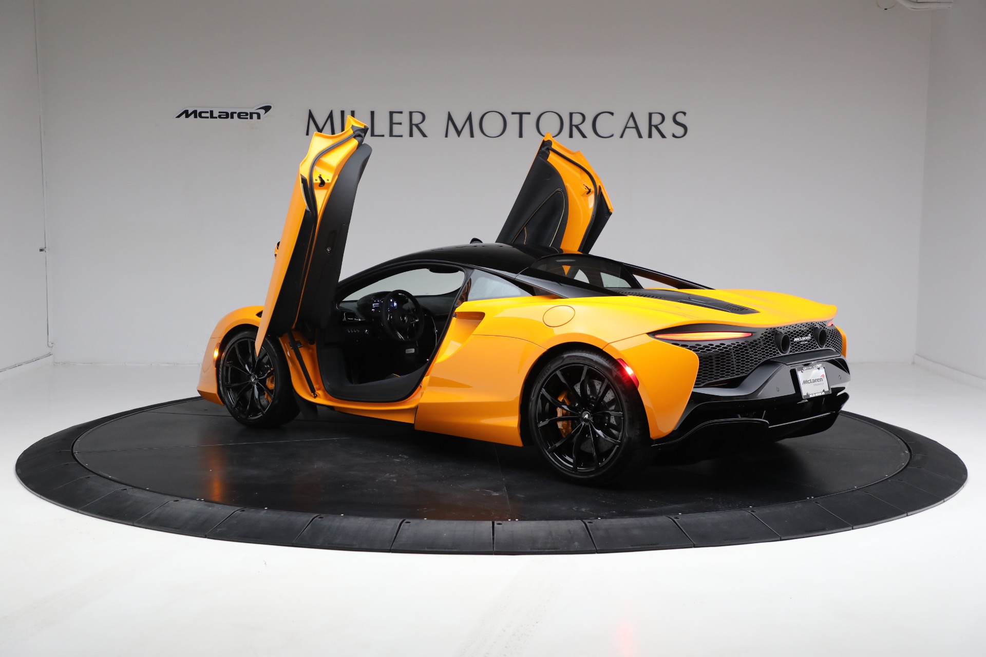 Used-2024-McLaren-Artura-Performance