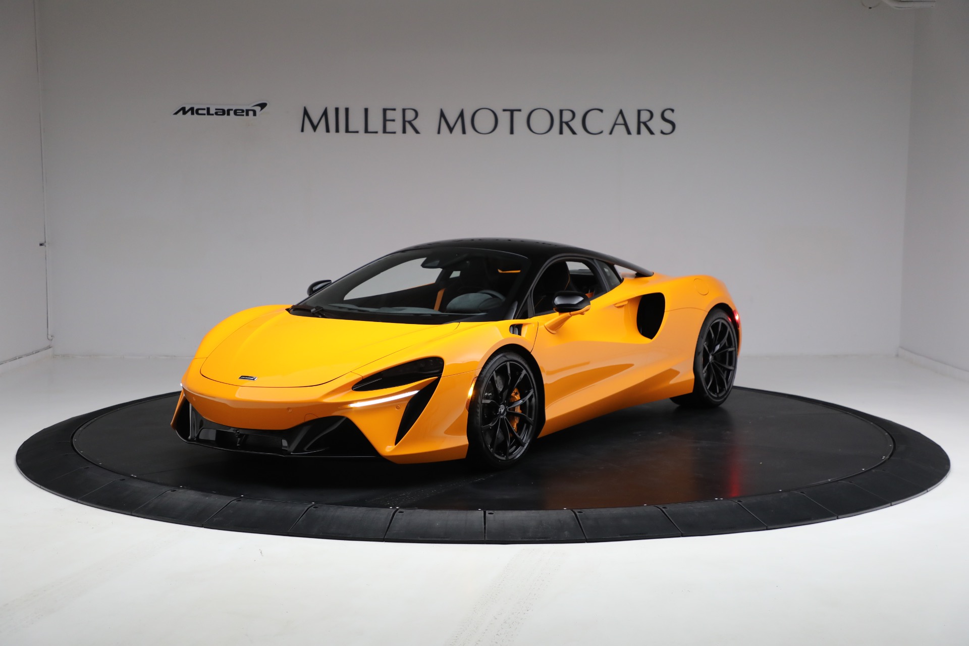 Used-2024-McLaren-Artura-Performance