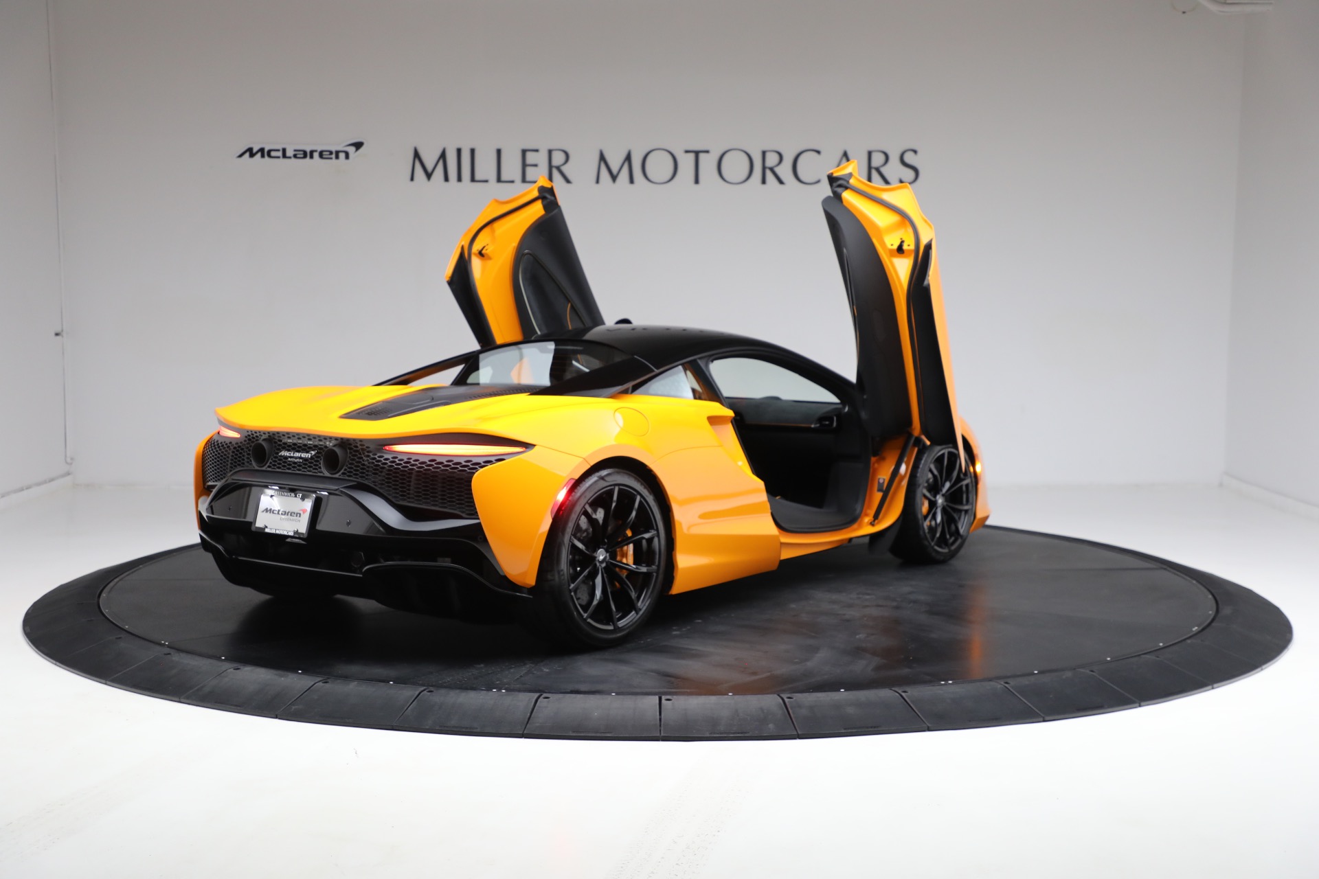 Used-2024-McLaren-Artura-Performance
