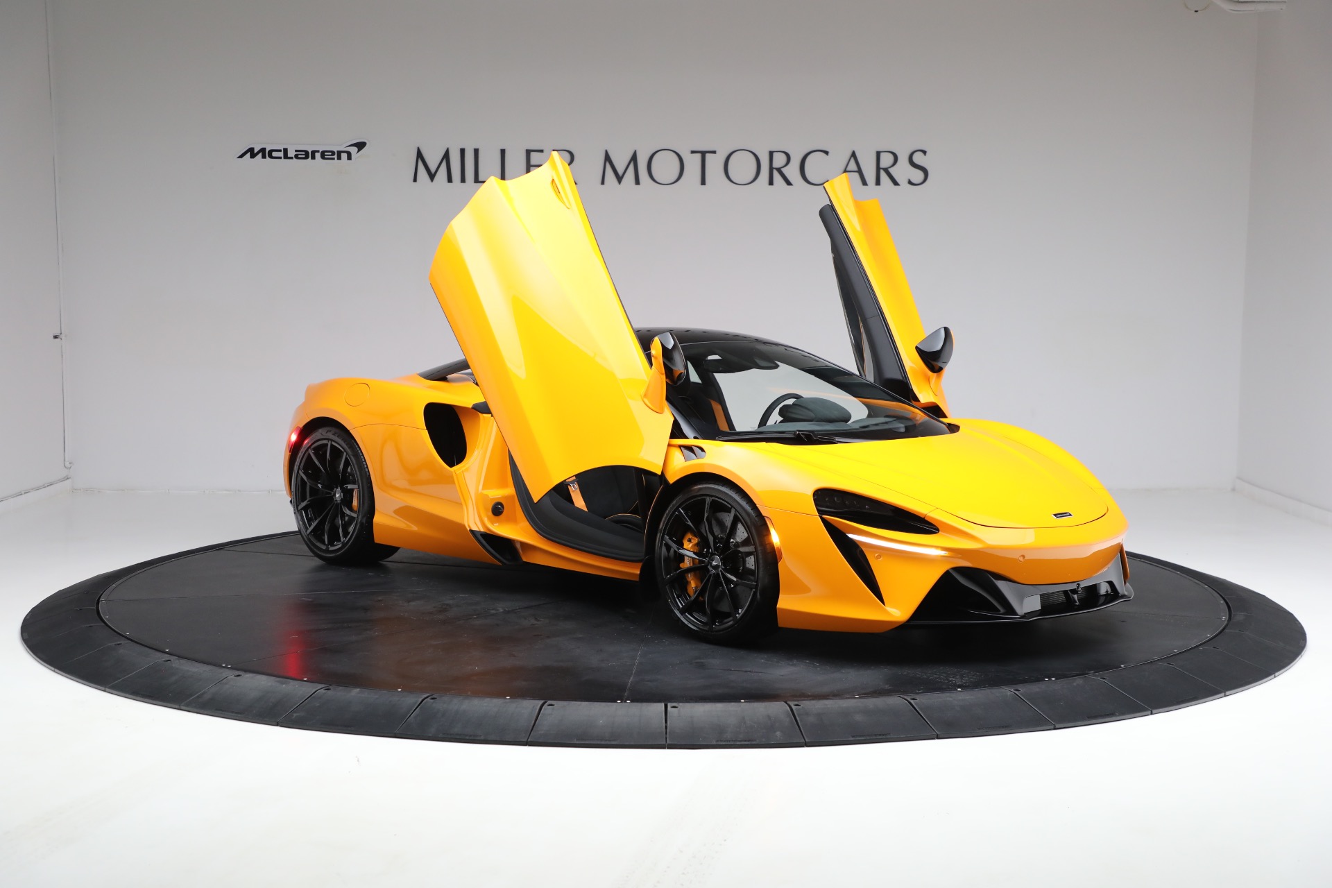 Used-2024-McLaren-Artura-Performance