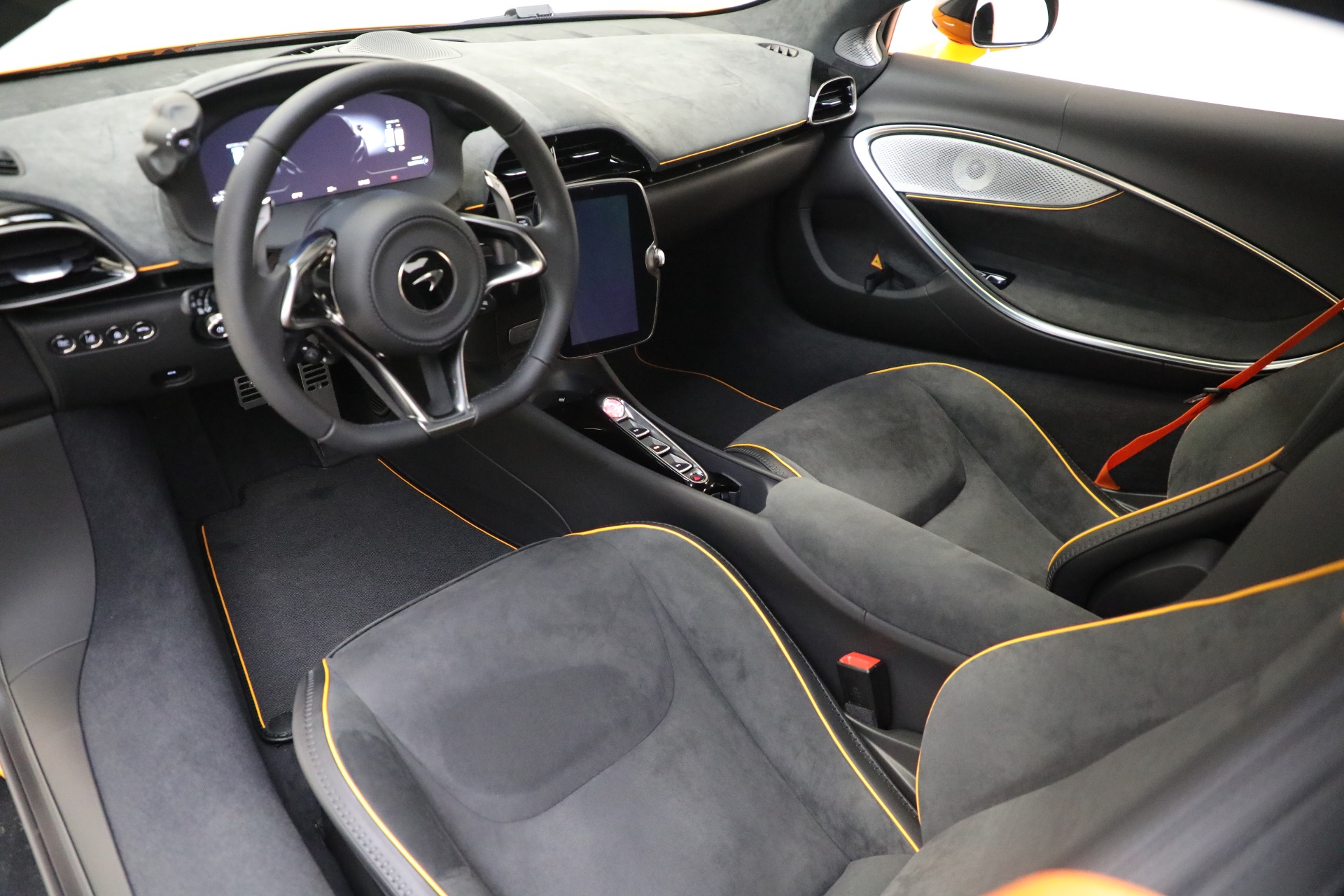 Used-2024-McLaren-Artura-Performance