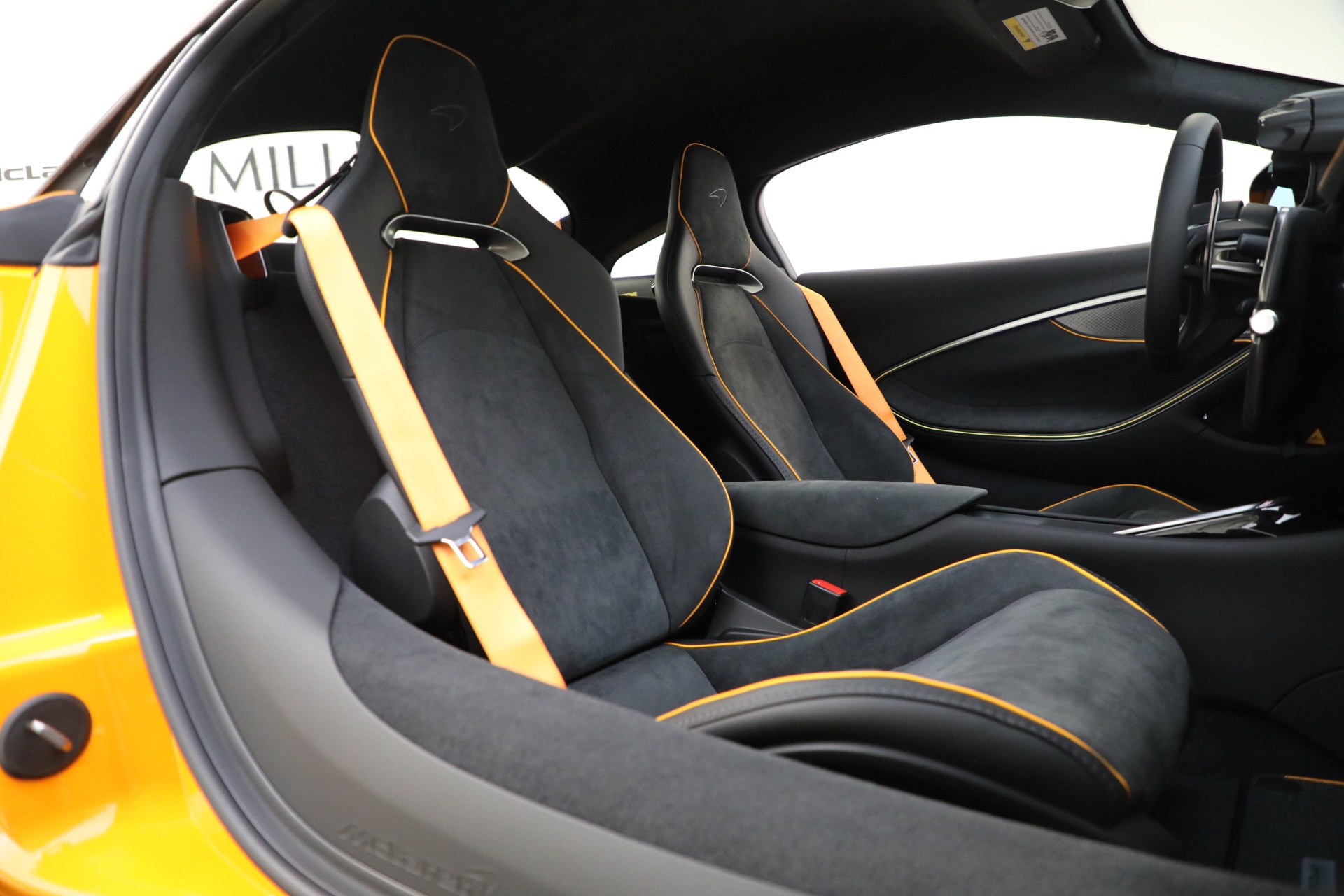 Used-2024-McLaren-Artura-Performance