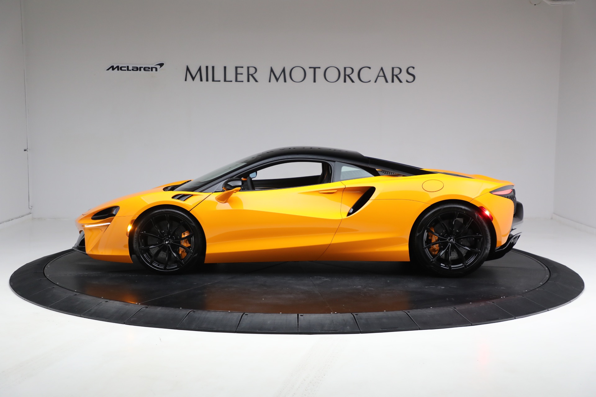 Used-2024-McLaren-Artura-Performance
