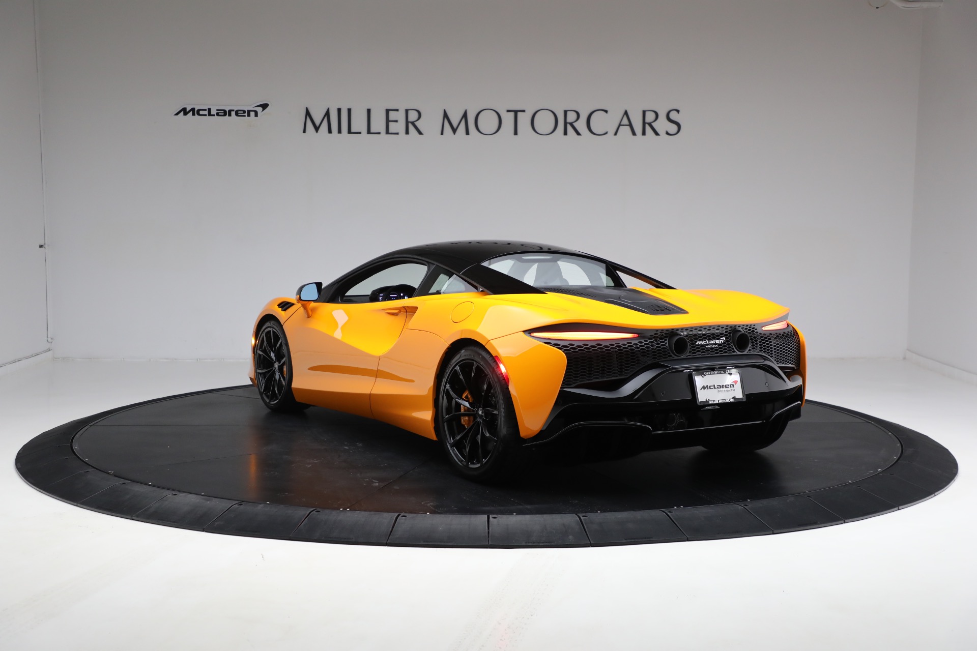 Used-2024-McLaren-Artura-Performance