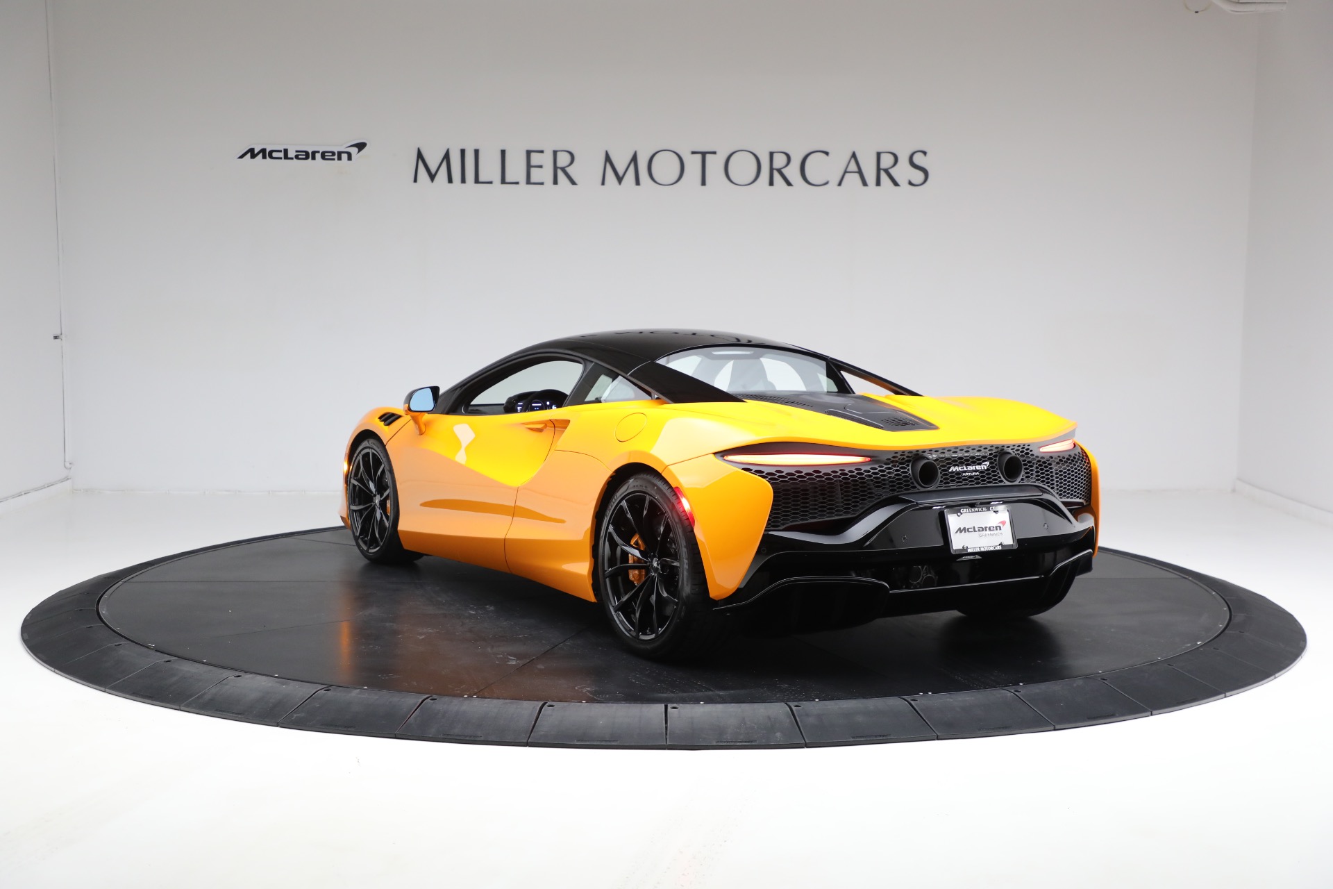 Used-2024-McLaren-Artura-Performance