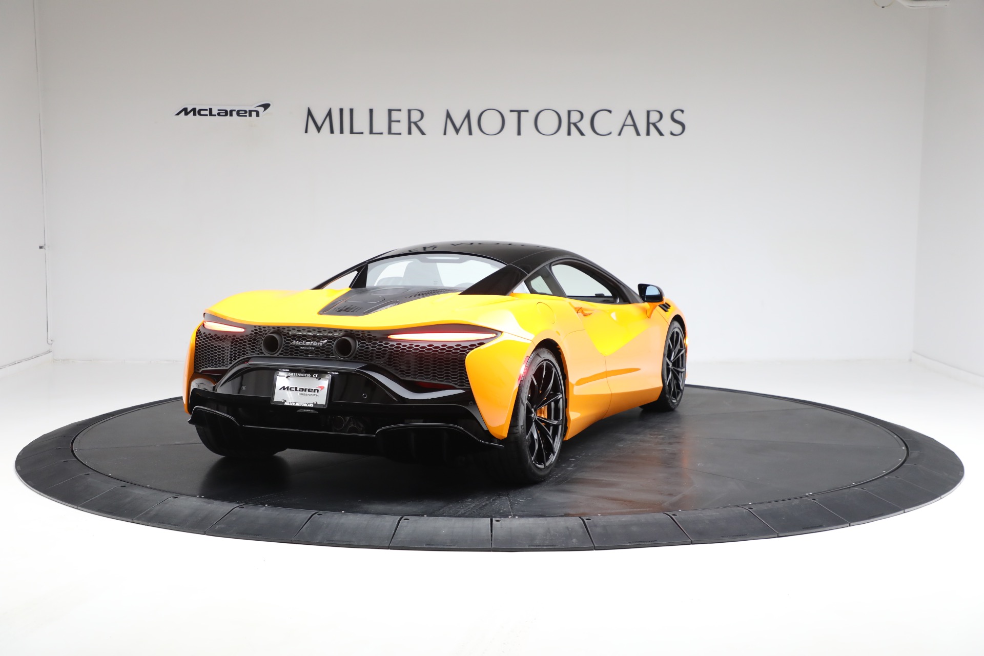 Used-2024-McLaren-Artura-Performance
