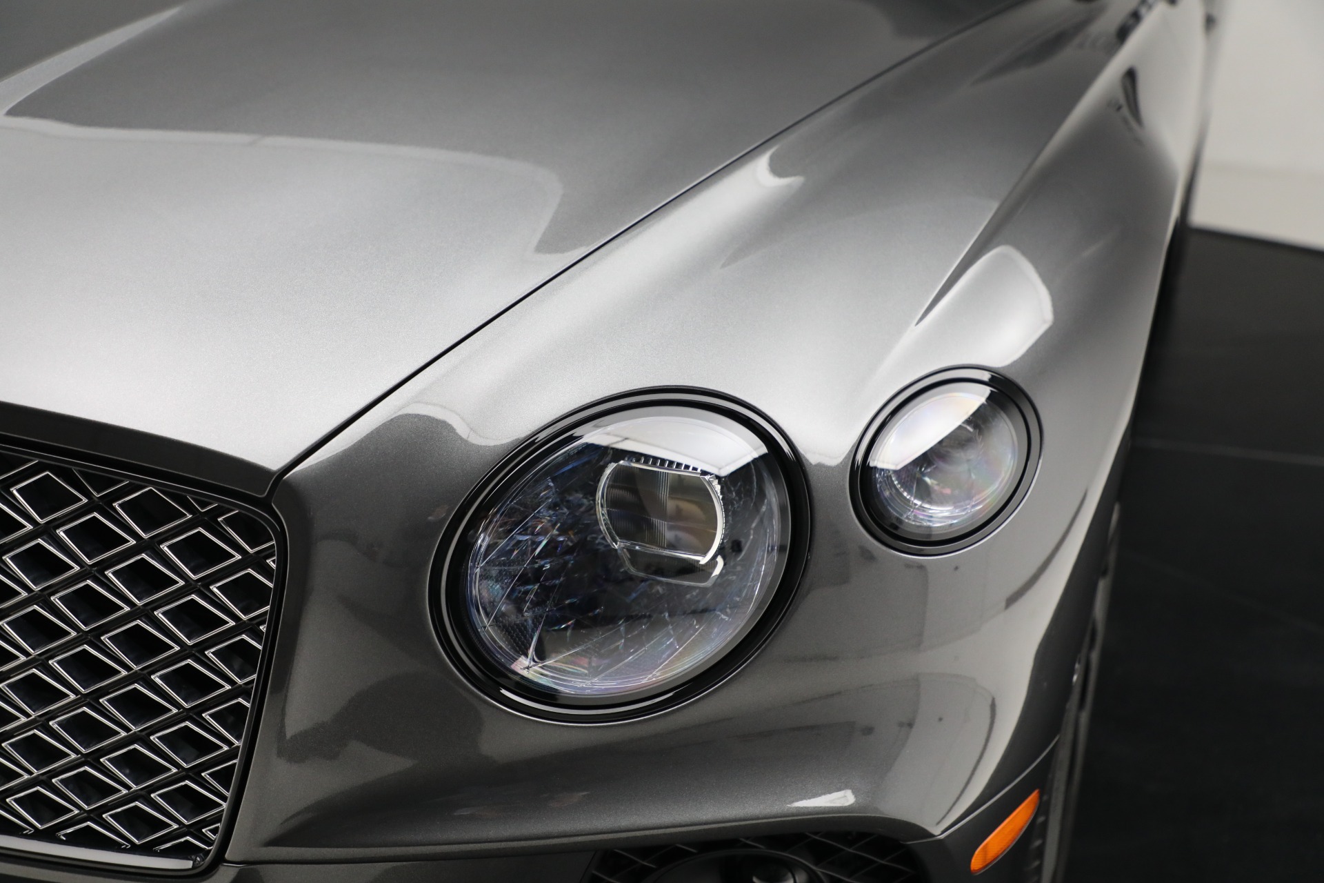 New-2024-Bentley-Continental-GTC-V8