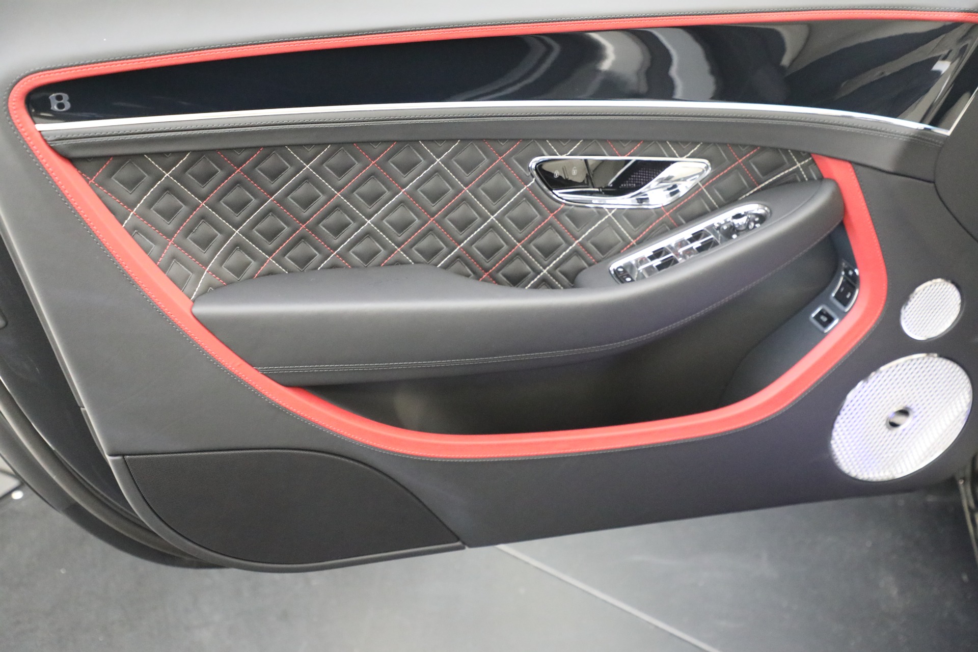 New-2024-Bentley-Continental-GTC-V8