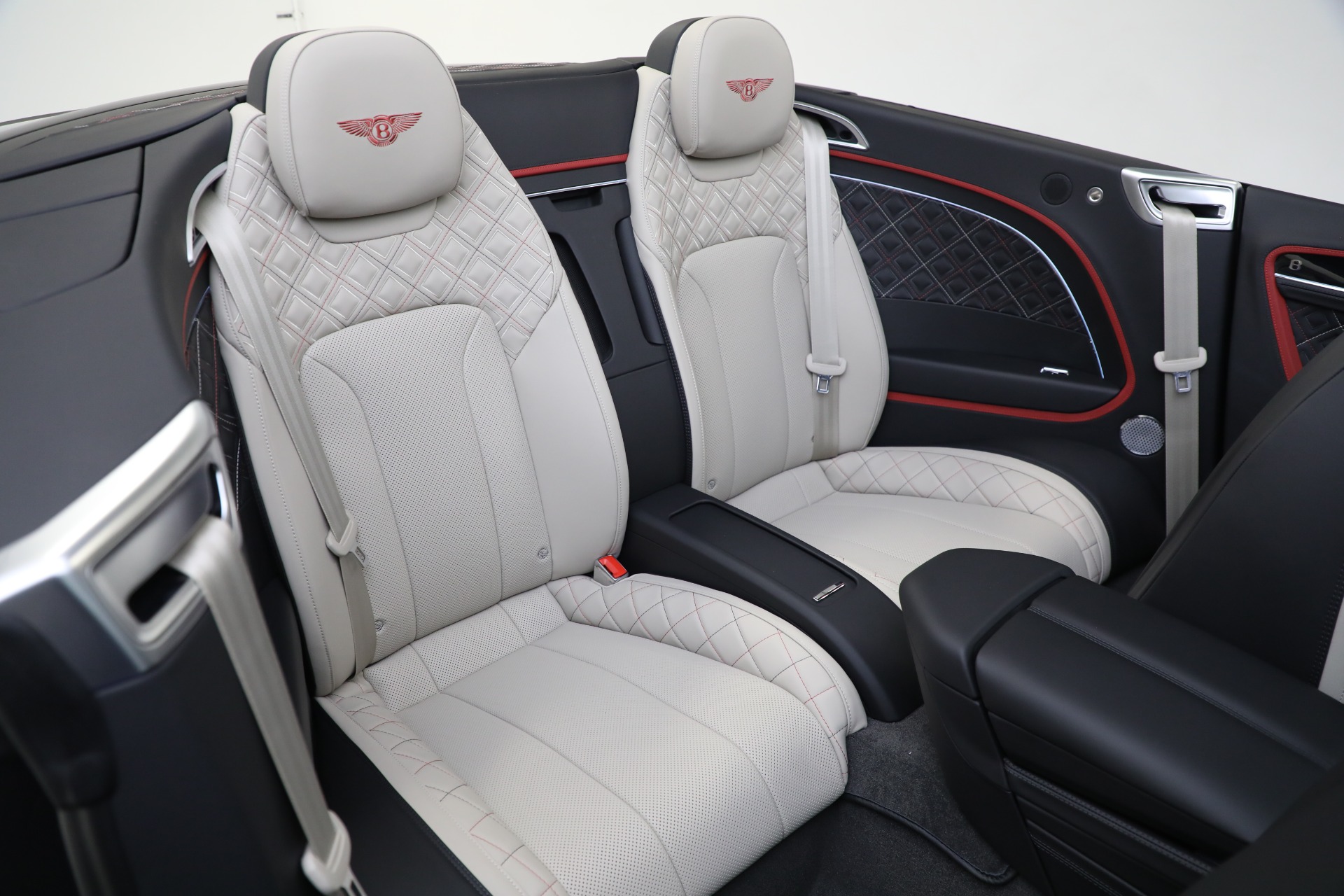 New-2024-Bentley-Continental-GTC-V8