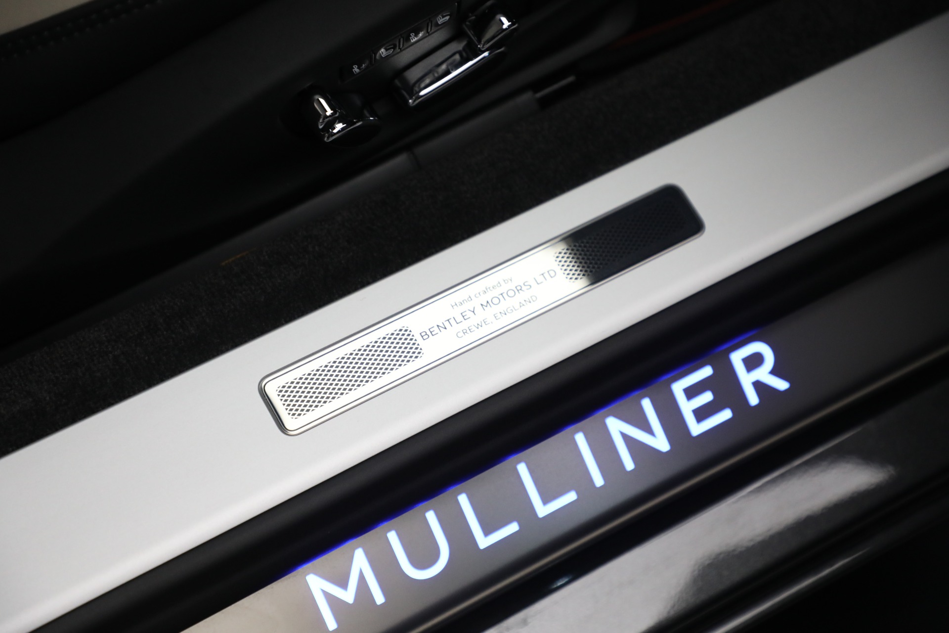 New-2024-Bentley-Continental-GTC-V8