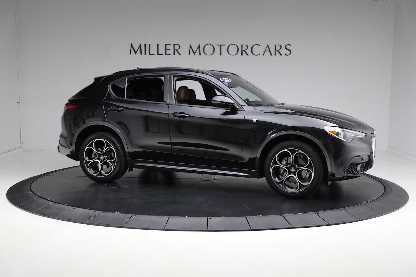 Used-2022-Alfa-Romeo-Stelvio-Ti