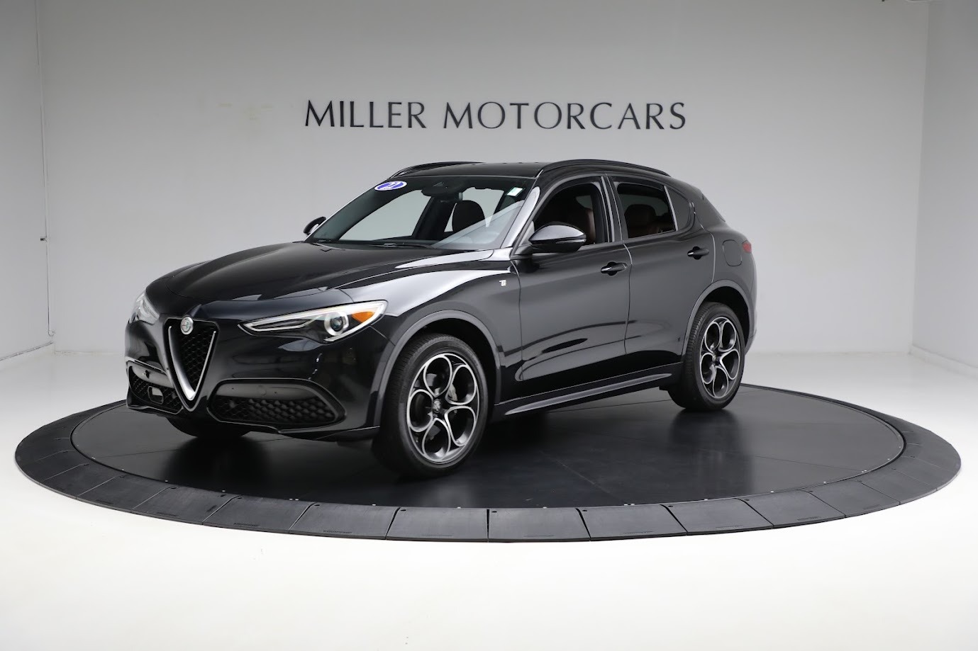 Used-2022-Alfa-Romeo-Stelvio-Ti