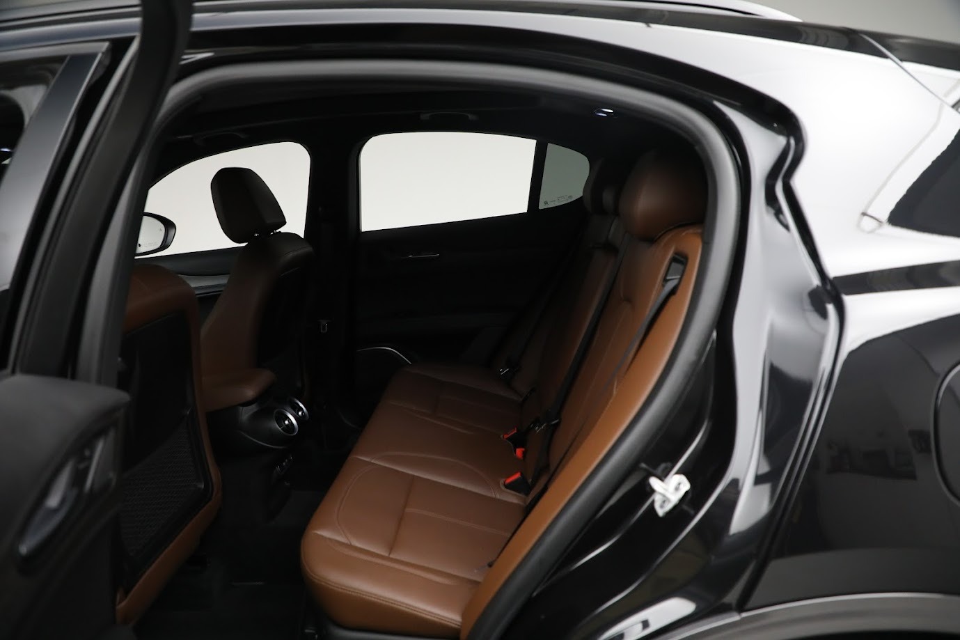 Used-2022-Alfa-Romeo-Stelvio-Ti