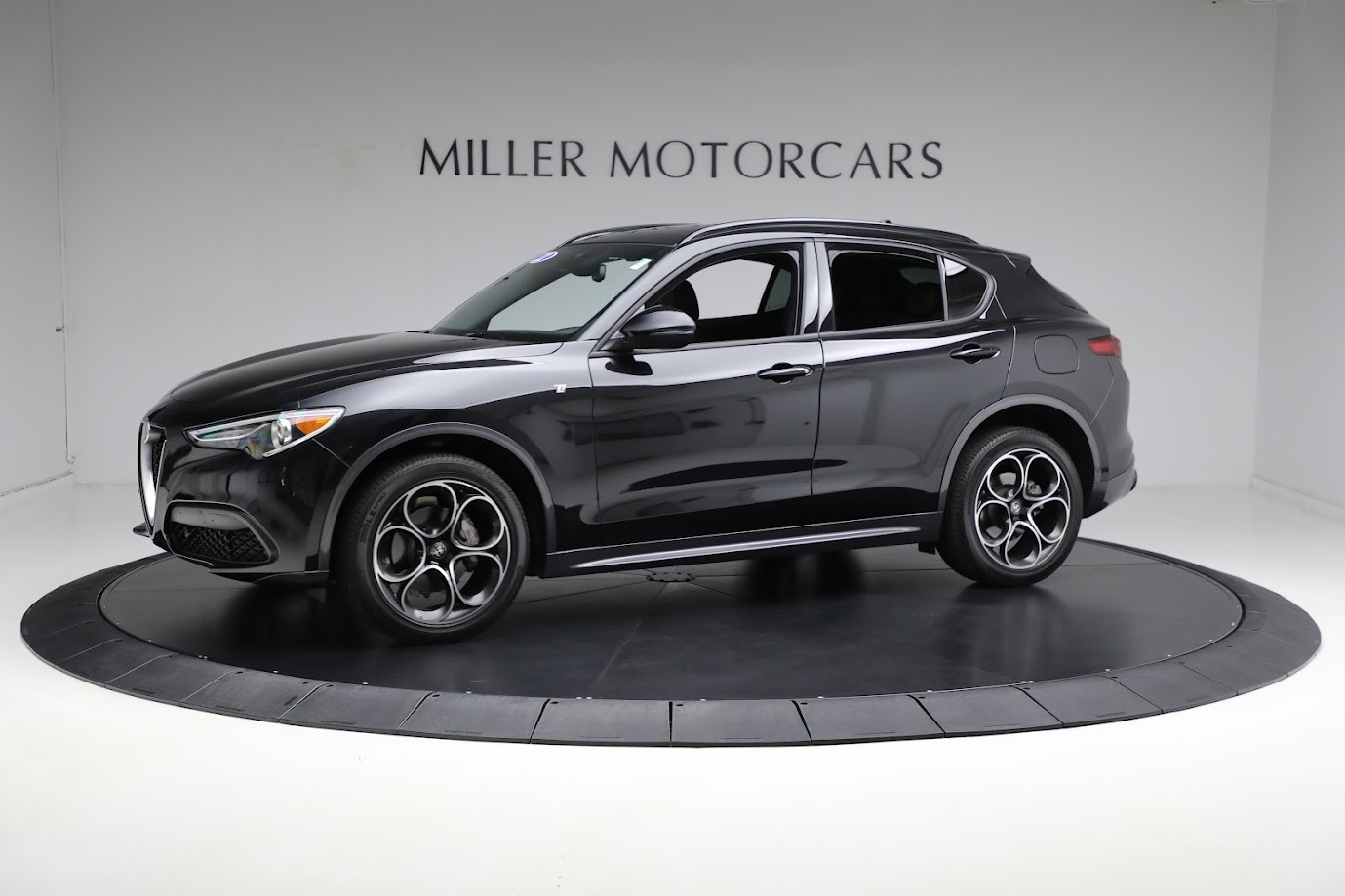Used-2022-Alfa-Romeo-Stelvio-Ti