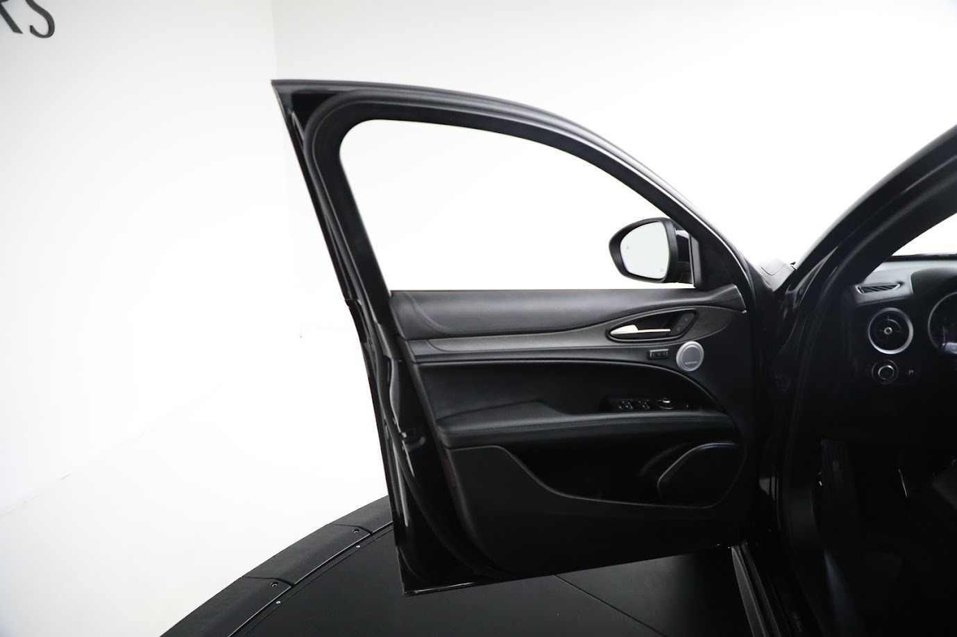 Used-2022-Alfa-Romeo-Stelvio-Ti