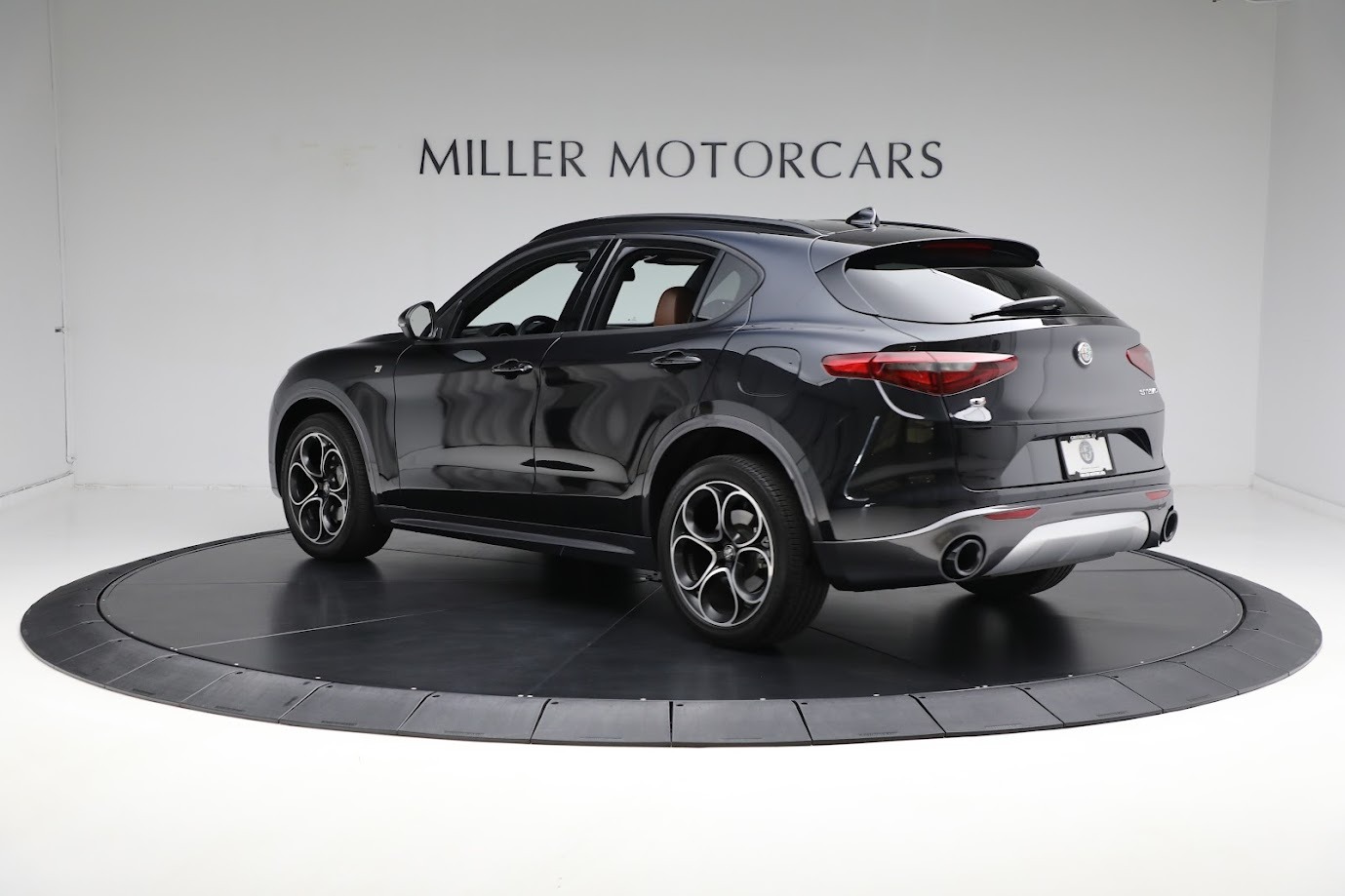 Used-2022-Alfa-Romeo-Stelvio-Ti