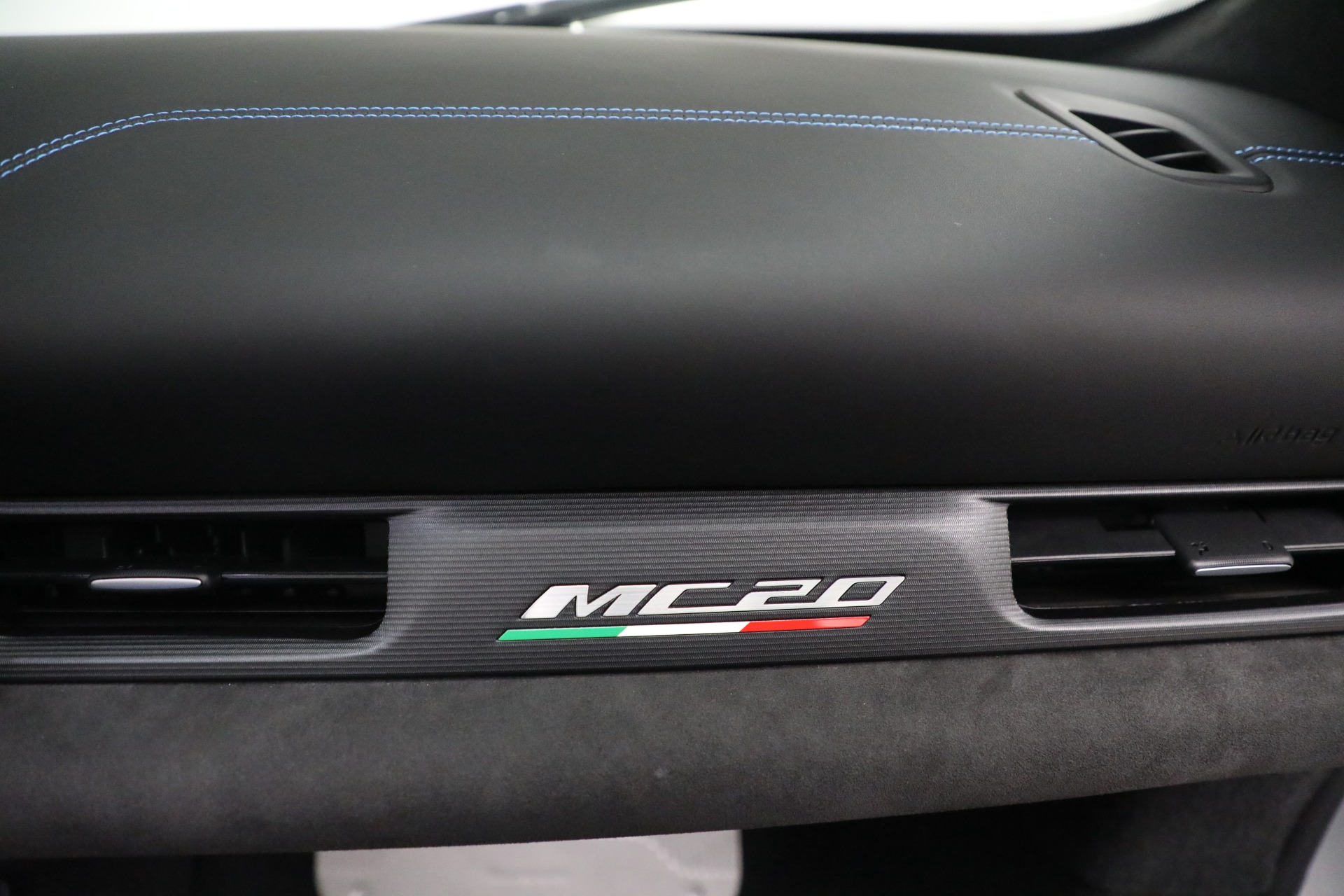 Used-2023-Maserati-MC20-Cielo