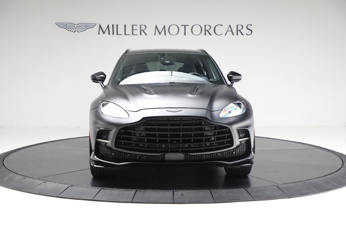 Used-2023-Aston-Martin-DBX-707