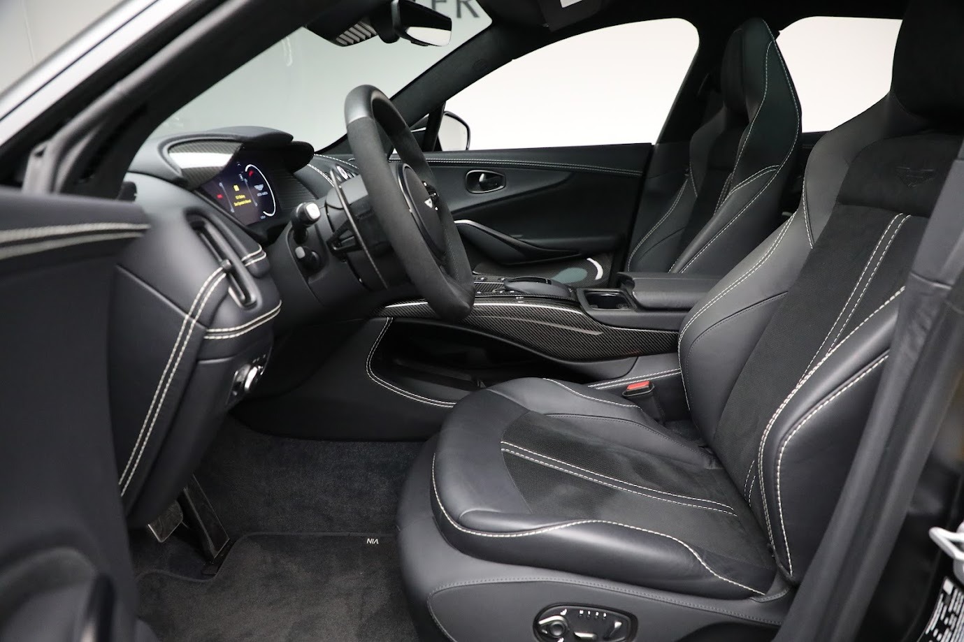 Used-2023-Aston-Martin-DBX-707