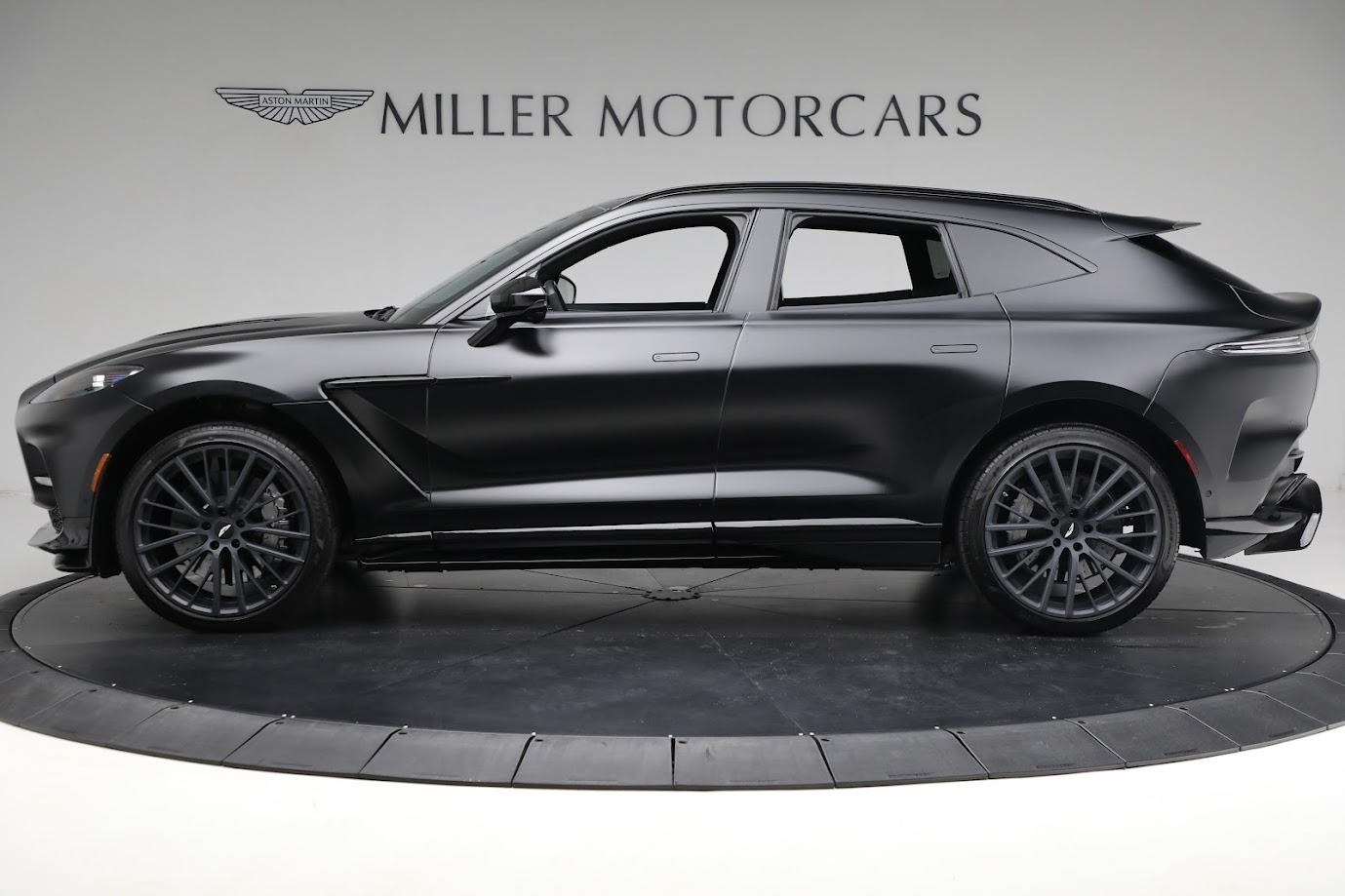 Used-2023-Aston-Martin-DBX-707