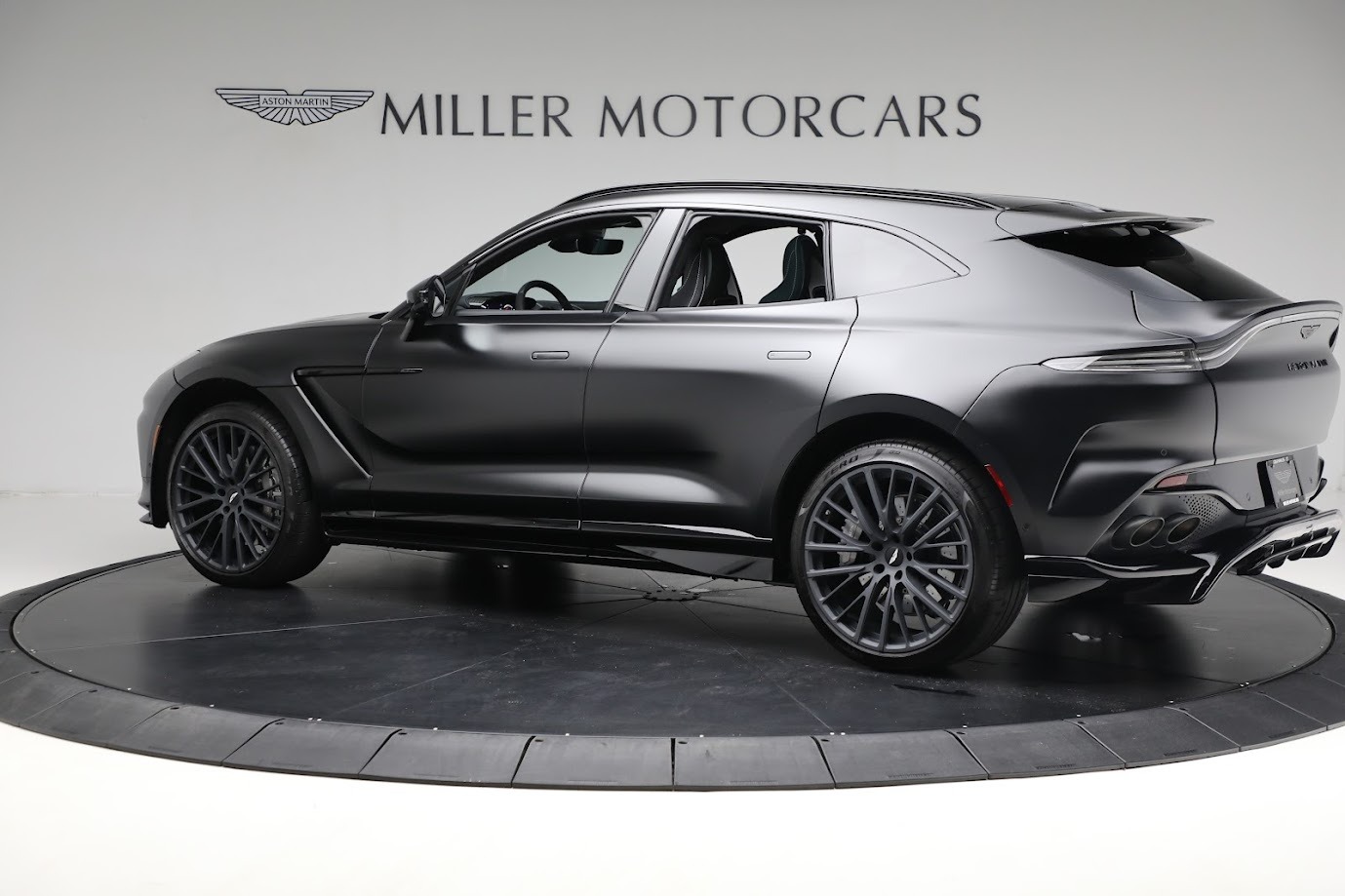 Used-2023-Aston-Martin-DBX-707