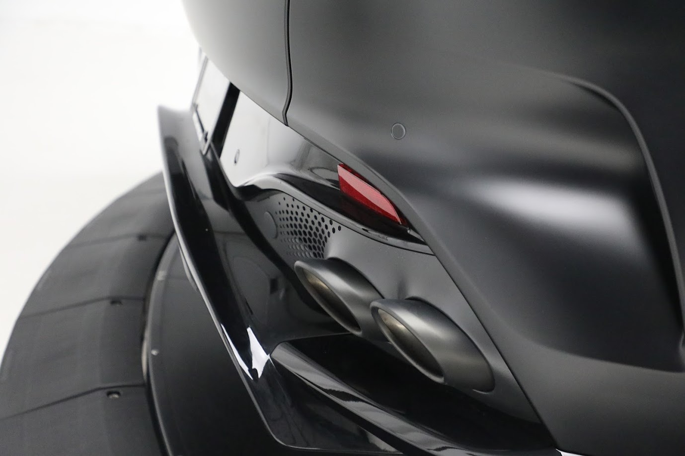 Used-2023-Aston-Martin-DBX-707