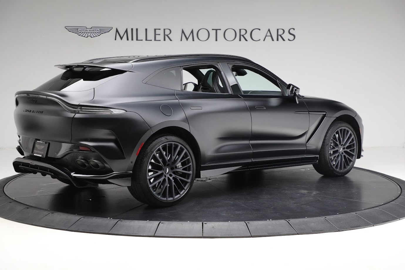 Used-2023-Aston-Martin-DBX-707