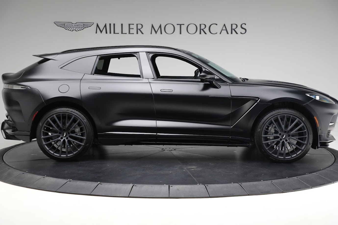 Used-2023-Aston-Martin-DBX-707