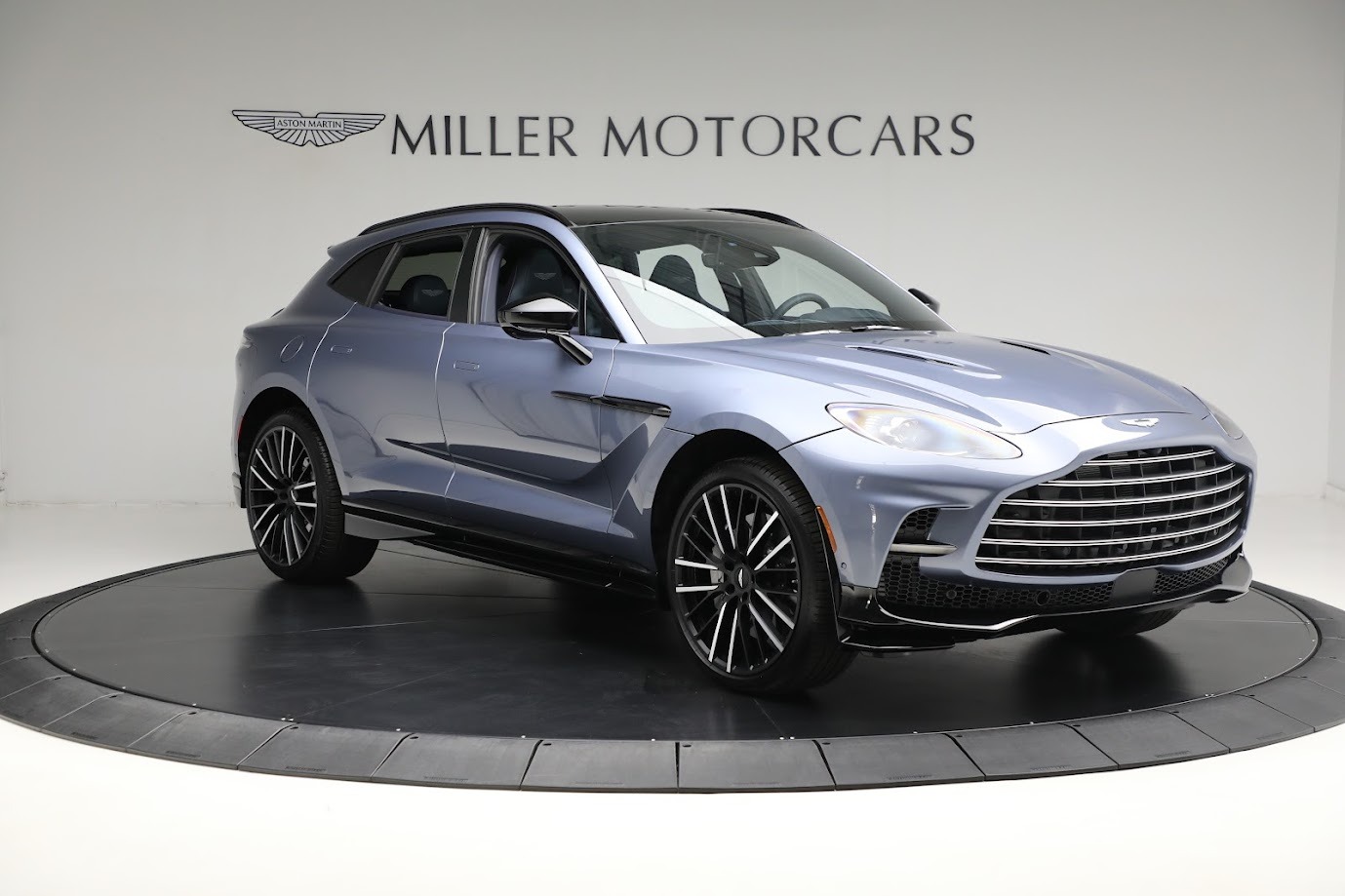 New-2024-Aston-Martin-DBX-707