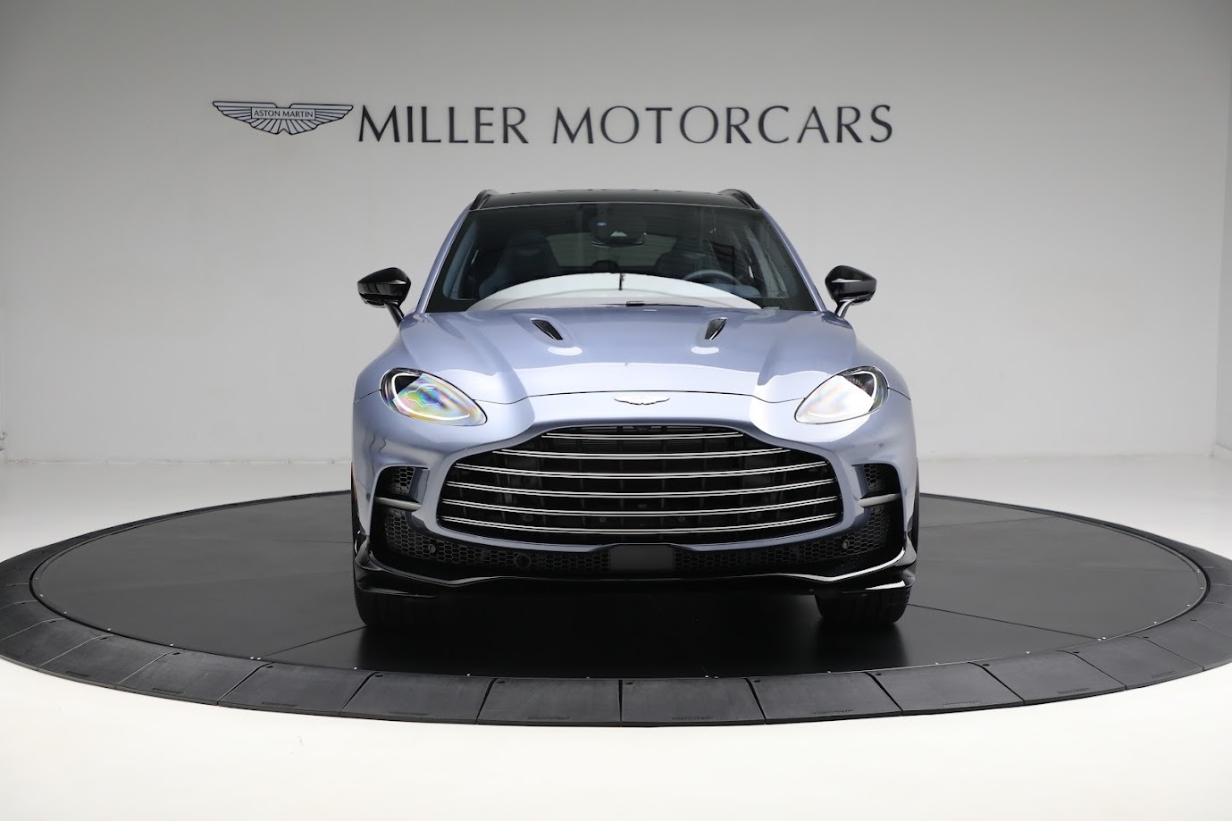 New-2024-Aston-Martin-DBX-707