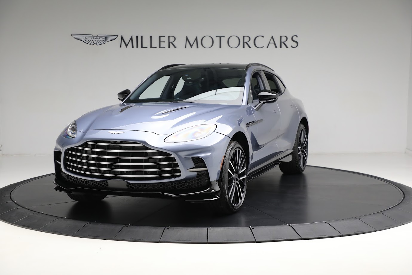 New-2024-Aston-Martin-DBX-707