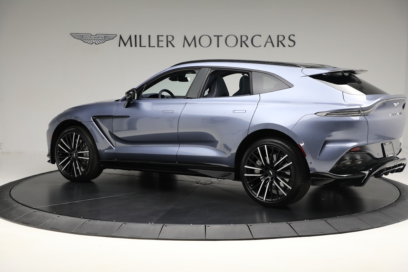 New-2024-Aston-Martin-DBX-707