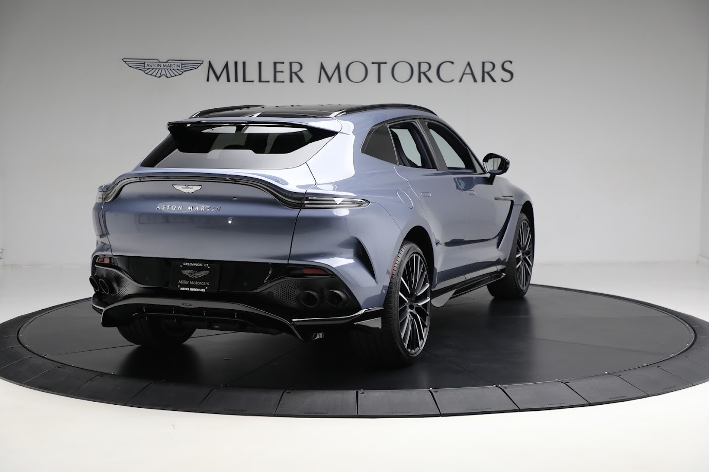 New-2024-Aston-Martin-DBX-707