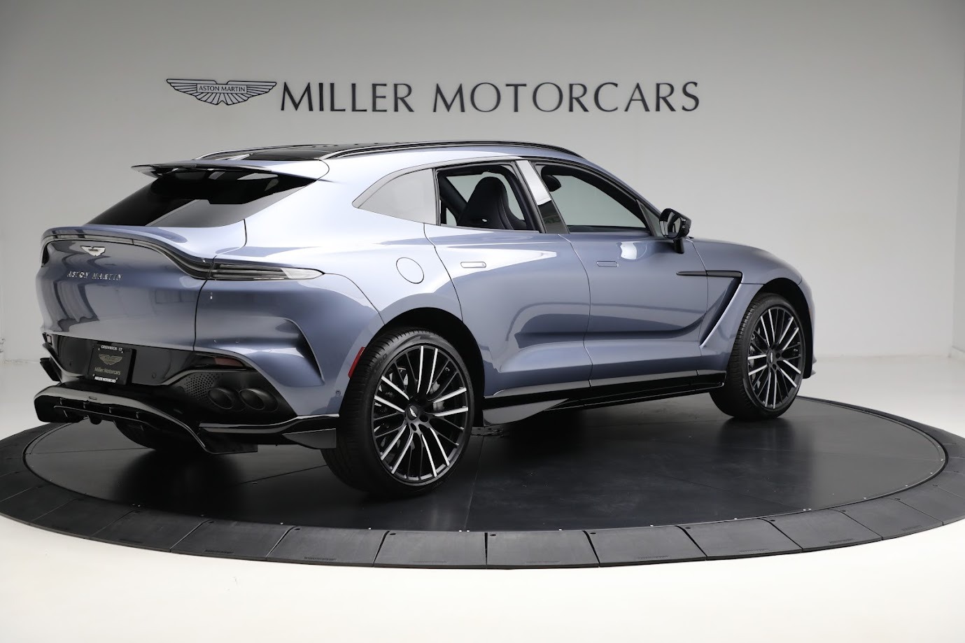 New-2024-Aston-Martin-DBX-707