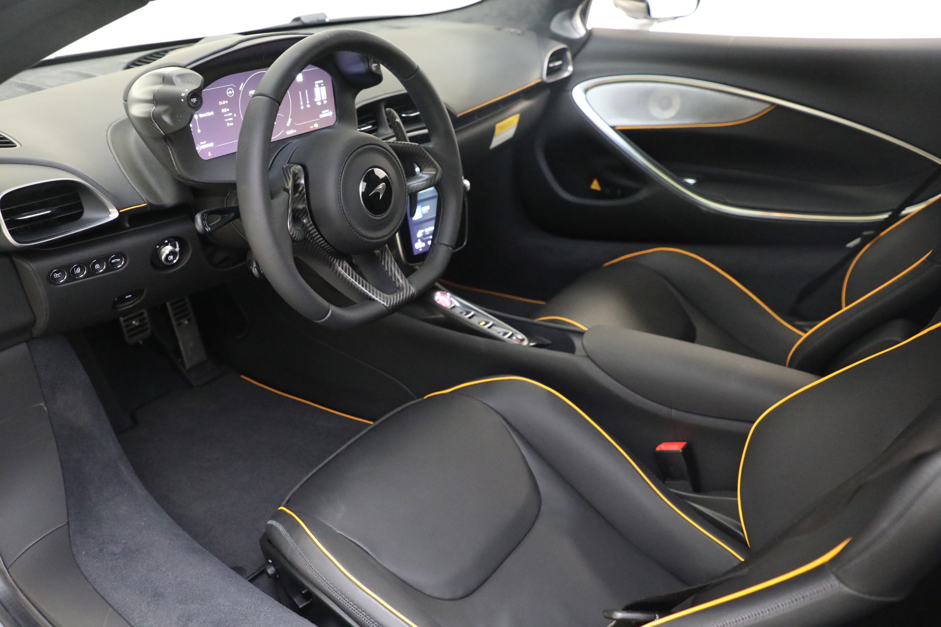 New-2024-McLaren-Artura-TechLux