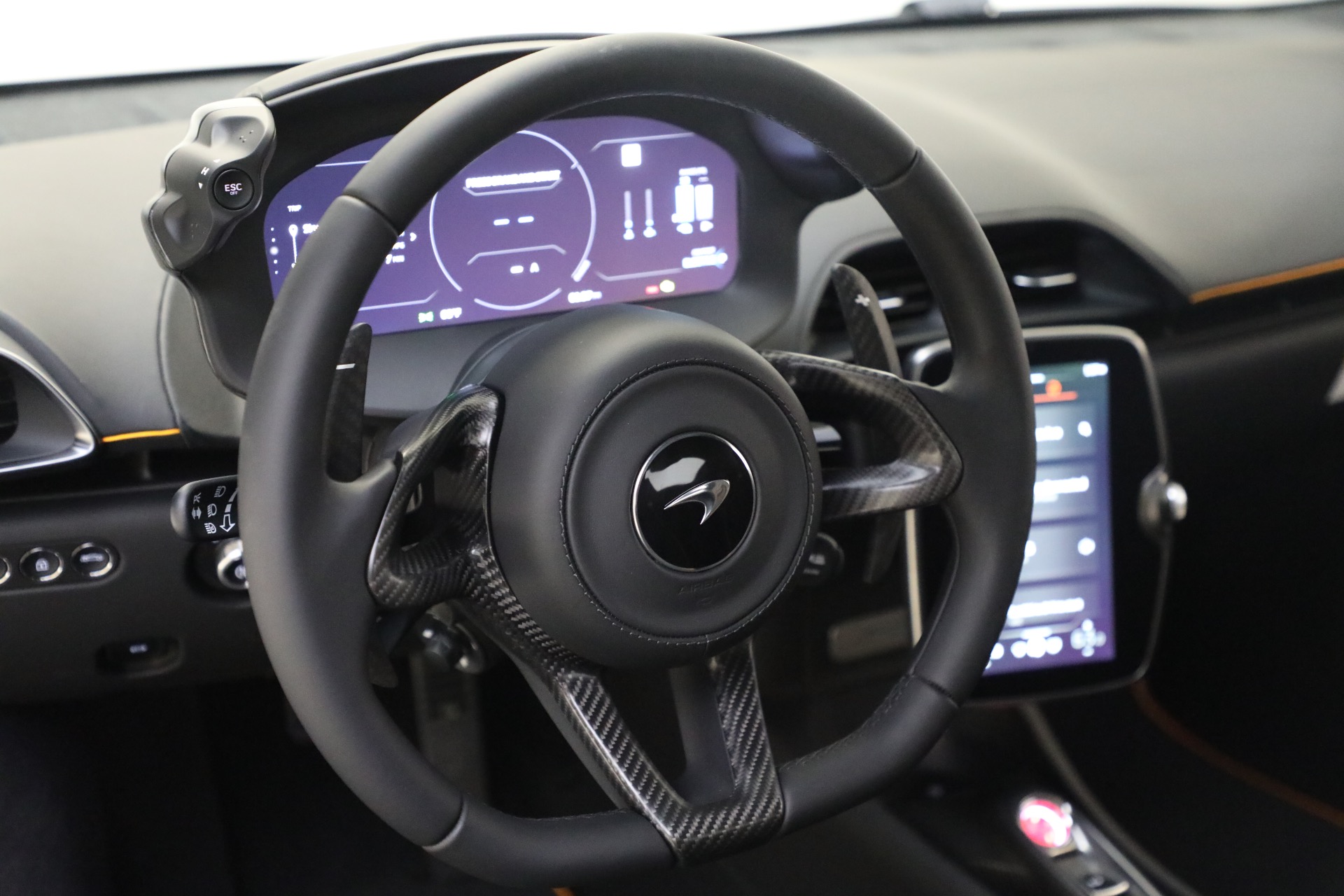 New-2024-McLaren-Artura-TechLux