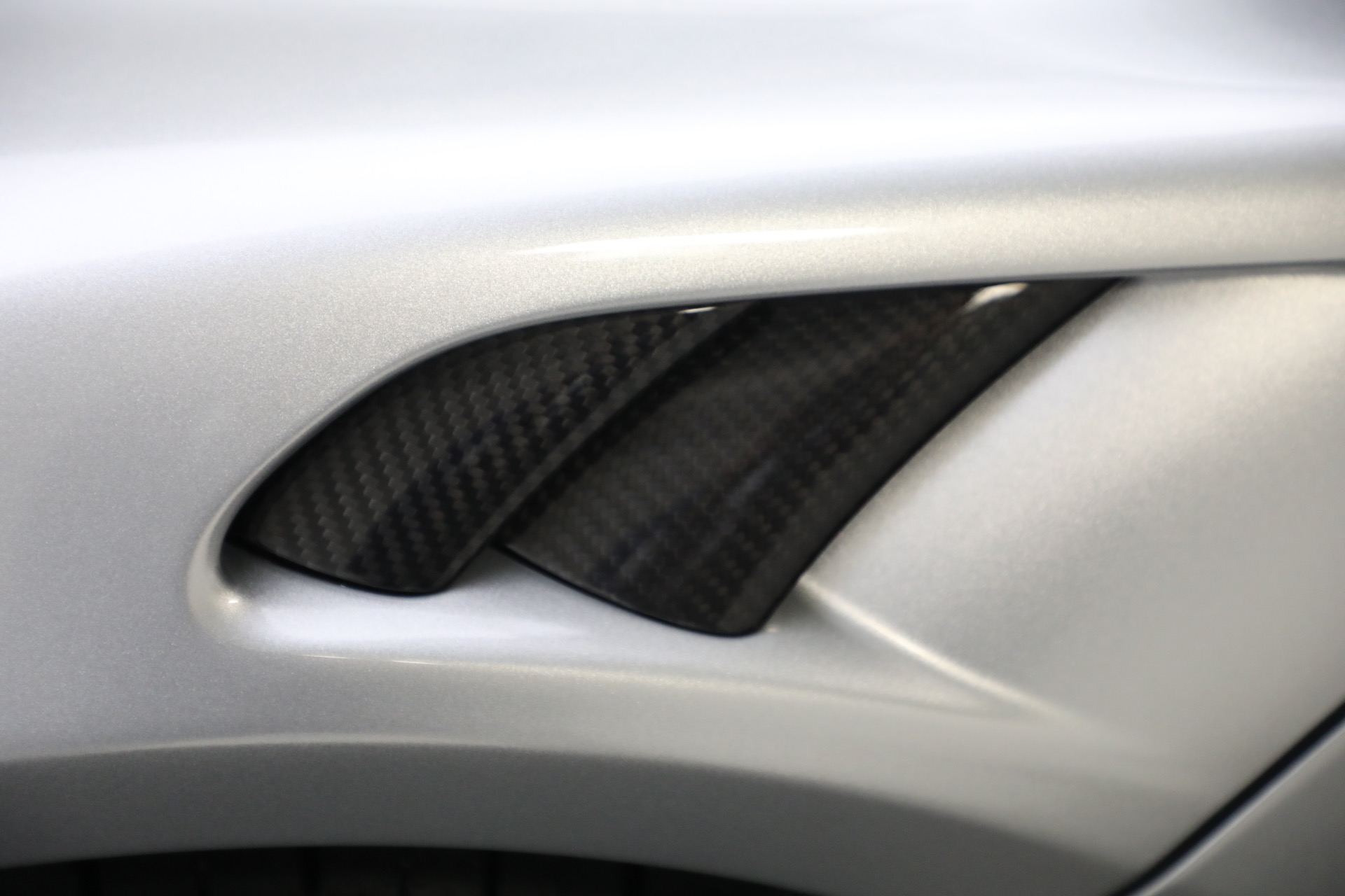 New-2024-McLaren-Artura-TechLux