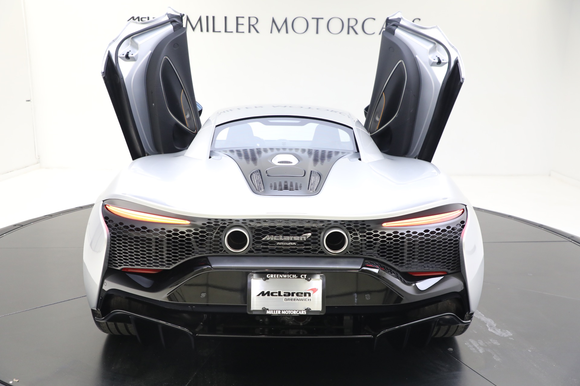 New-2024-McLaren-Artura-TechLux